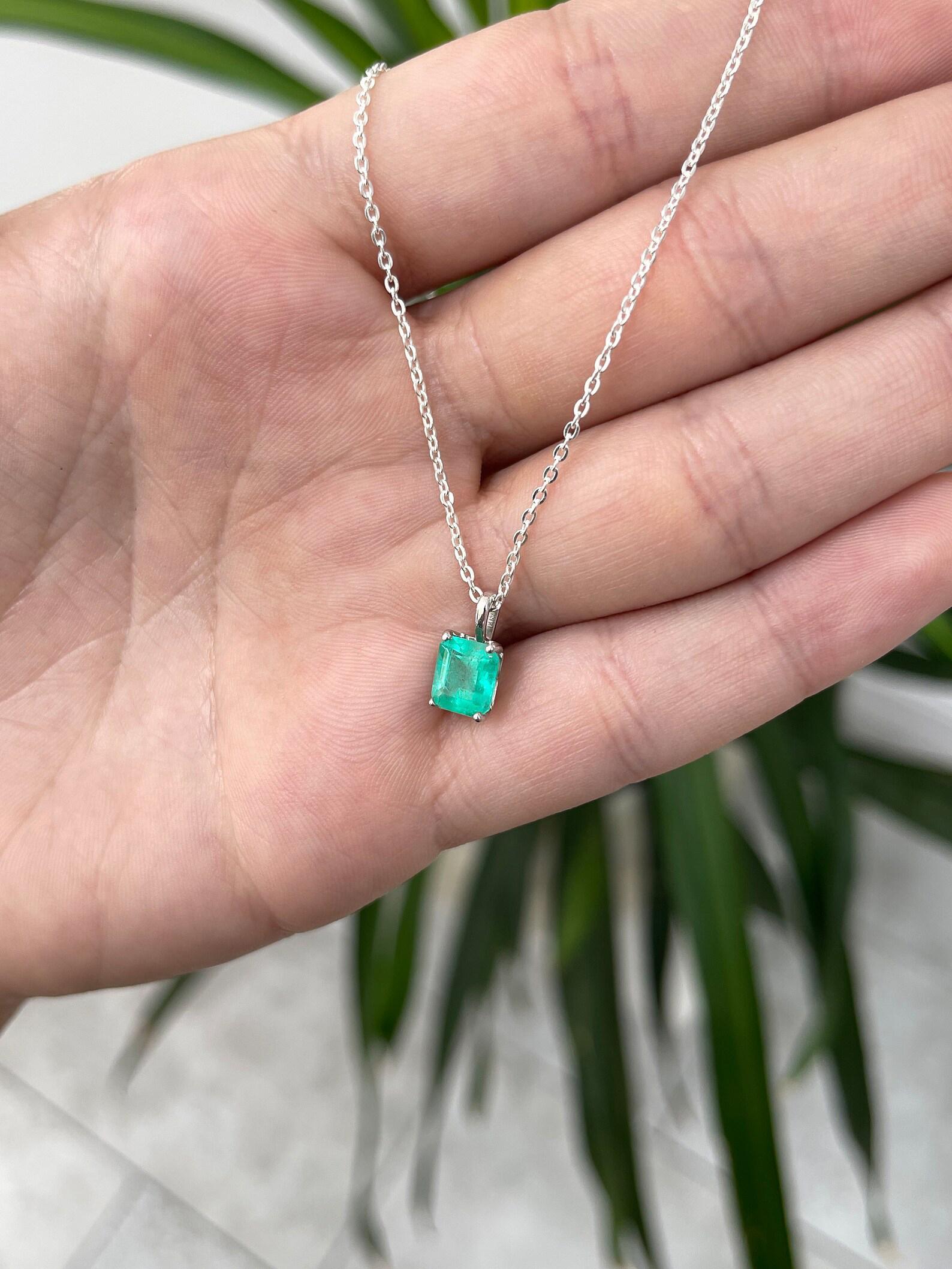 1.98cts 14K Vivid Medium Green Colombian Emerald Cut Solitaire Gold Pendant In New Condition For Sale In Jupiter, FL