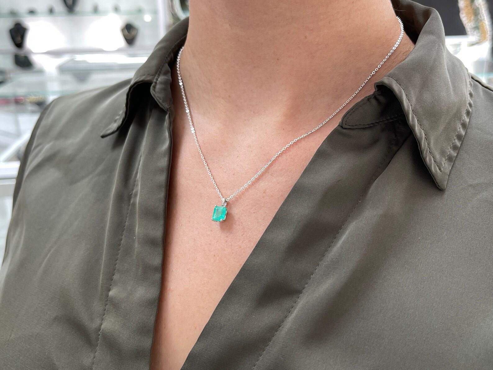 Women's 1.98cts 14K Vivid Medium Green Colombian Emerald Cut Solitaire Gold Pendant For Sale