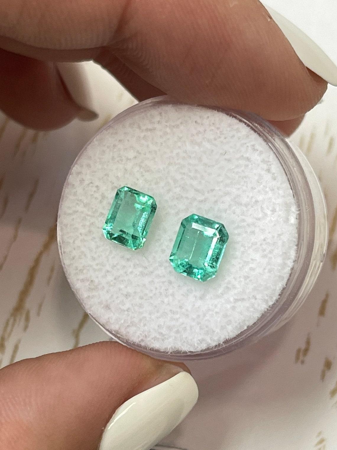 1,98tcw 6,5x5 Esmeraldas Colombianas Verde Azuladas a Juego - Corte Esmeralda Genuino Moderno en venta