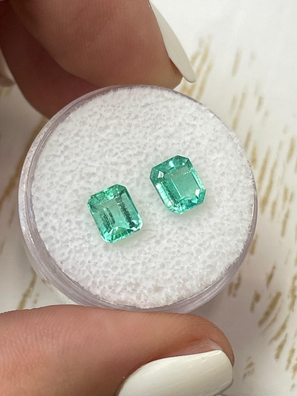 1,98tcw 6,5x5 Esmeraldas Colombianas Verde Azuladas a Juego - Corte Esmeralda Genuino en Nuevo estado para la venta en Jupiter, FL