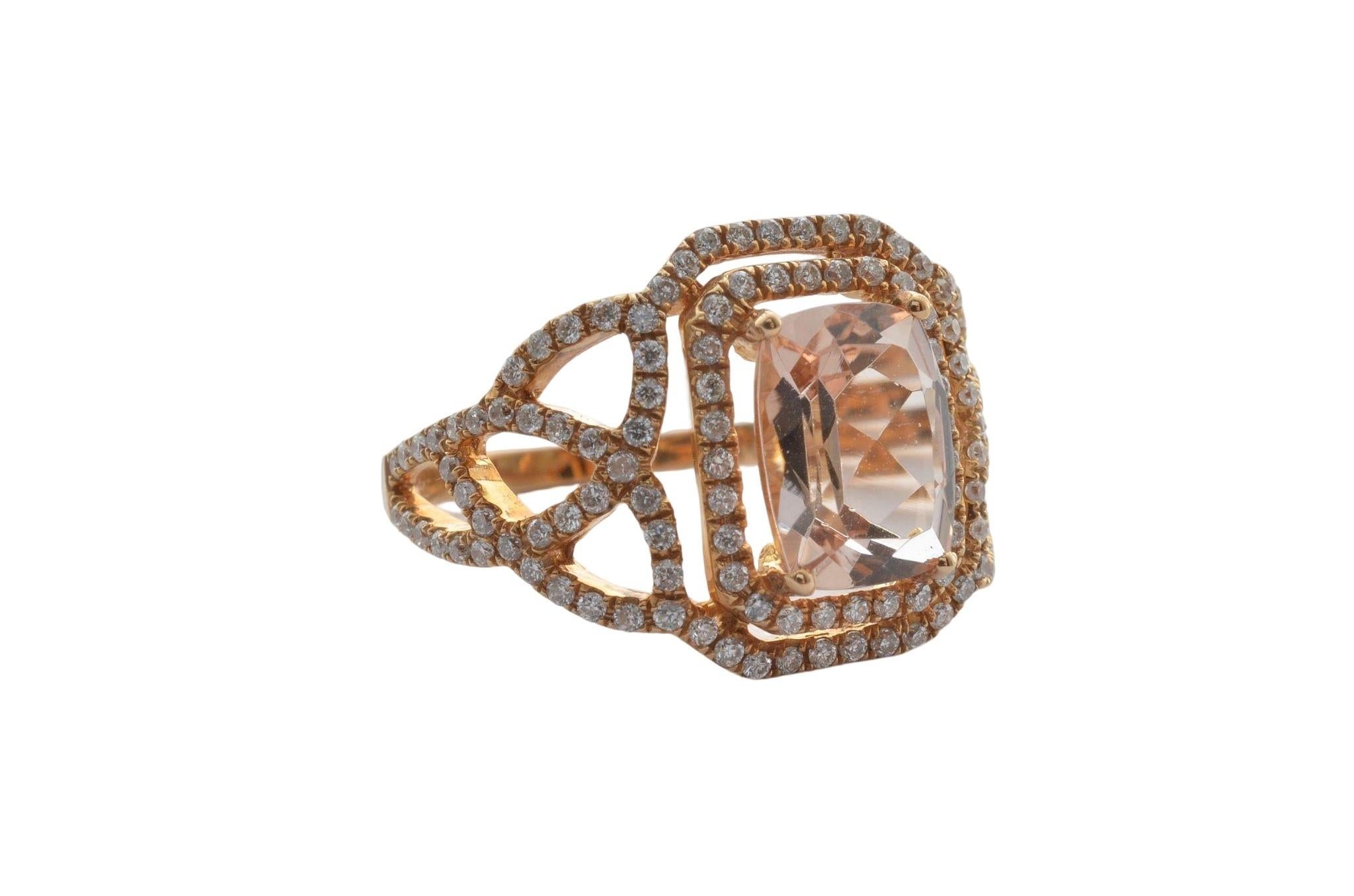 Contemporary 1.99 Carat Morganite and Diamond Ring in 18 Karat Rose Gold For Sale