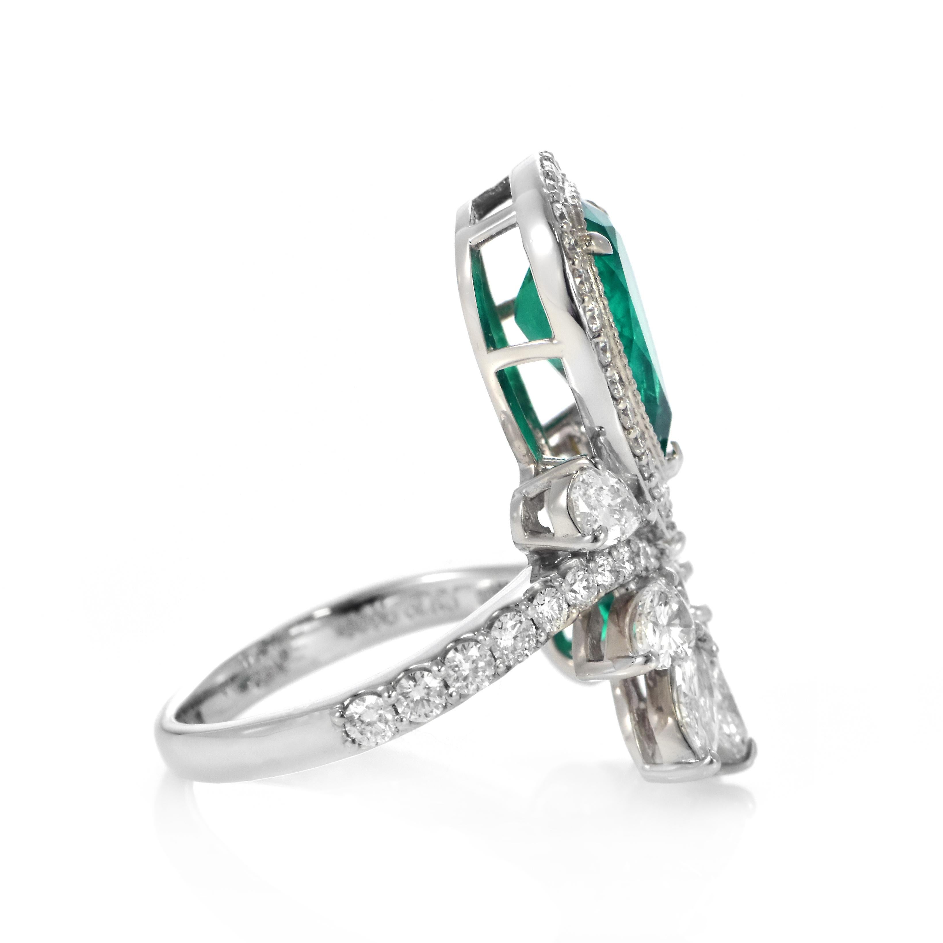 1.99 Carat Natural Vivid Green Colombian Emerald & Diamond Ring Made in Platinum For Sale 5