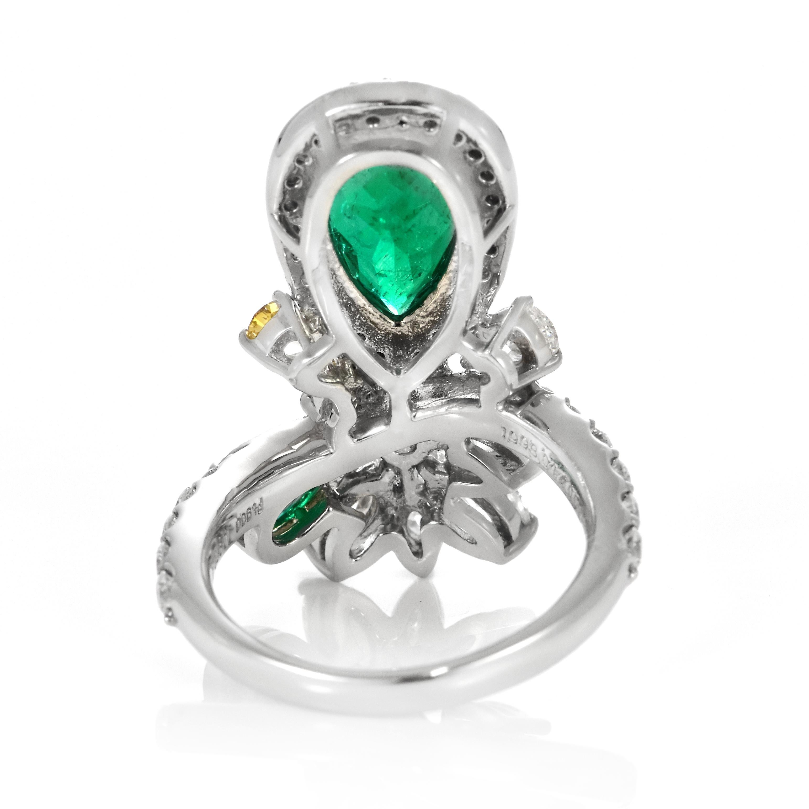 1.99 Carat Natural Vivid Green Colombian Emerald & Diamond Ring Made in Platinum For Sale 6