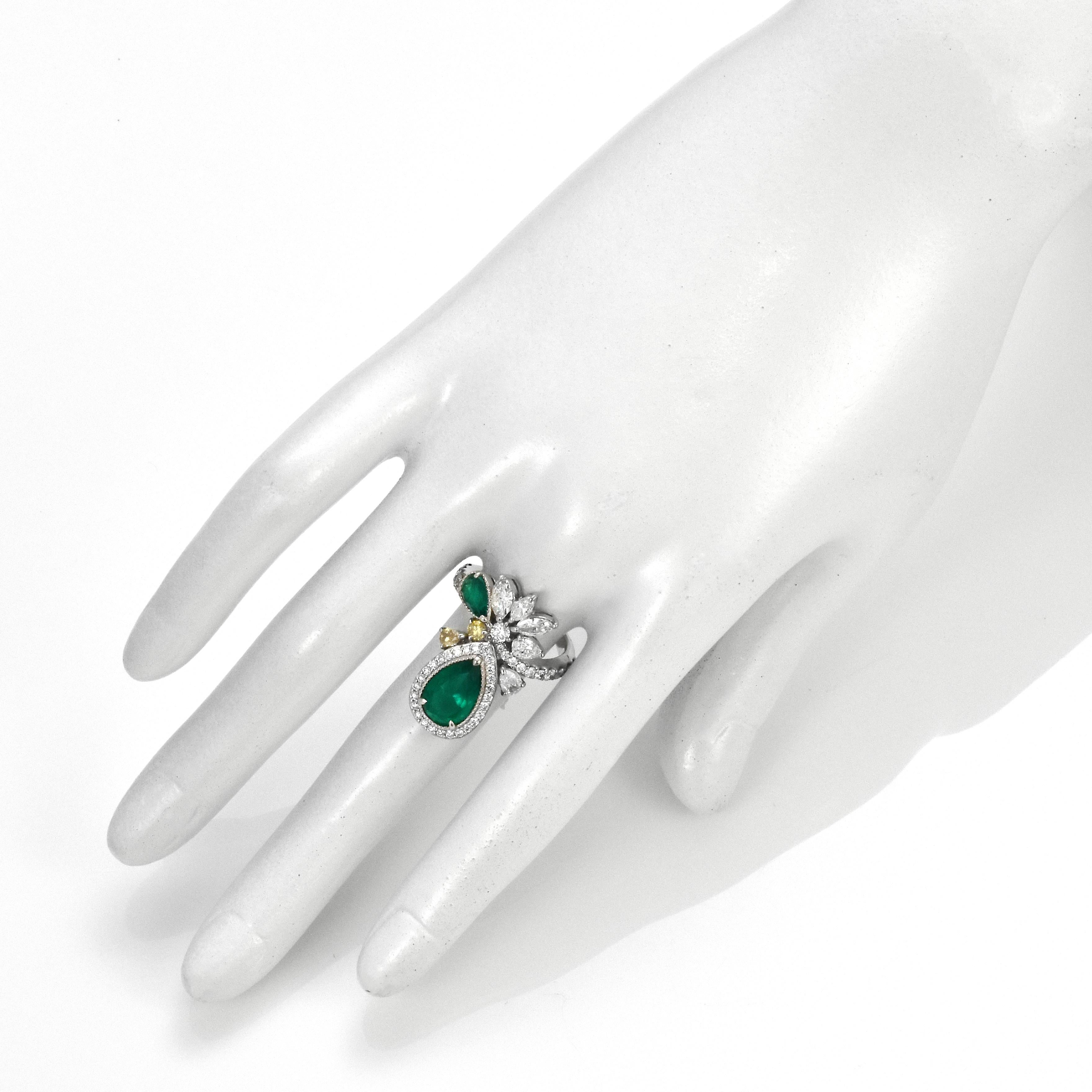 Women's 1.99 Carat Natural Vivid Green Colombian Emerald & Diamond Ring Made in Platinum For Sale