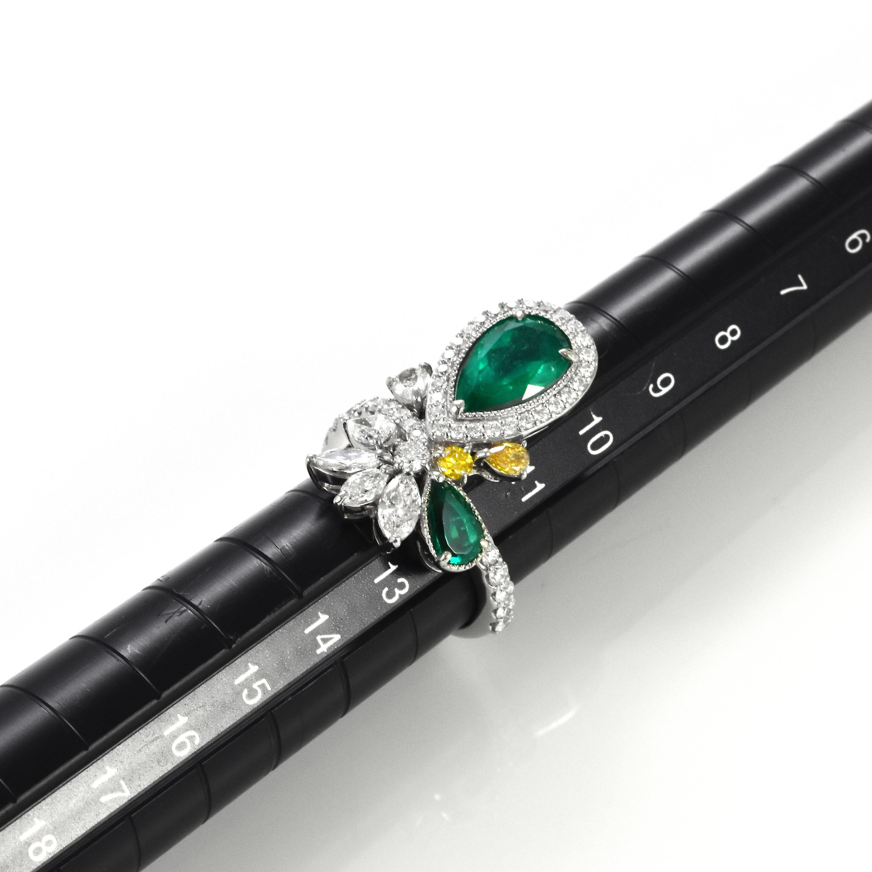 1.99 Carat Natural Vivid Green Colombian Emerald & Diamond Ring Made in Platinum For Sale 3