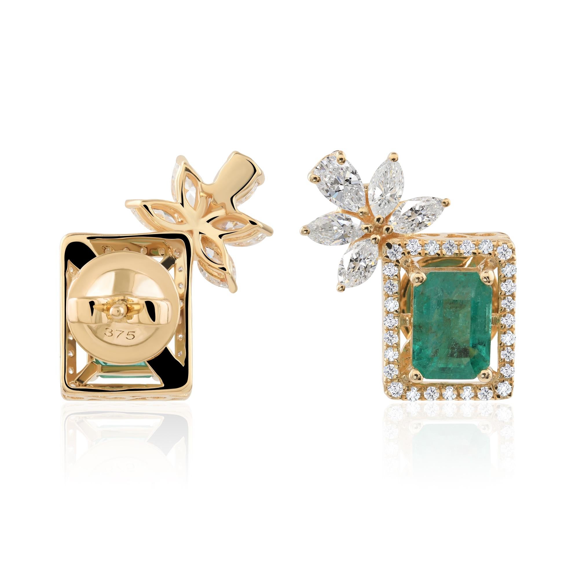 Donna 1,99 carati di smeraldo dello Zambia 1,03 carati di diamante SI/H Orecchini in oro giallo 9 carati in vendita