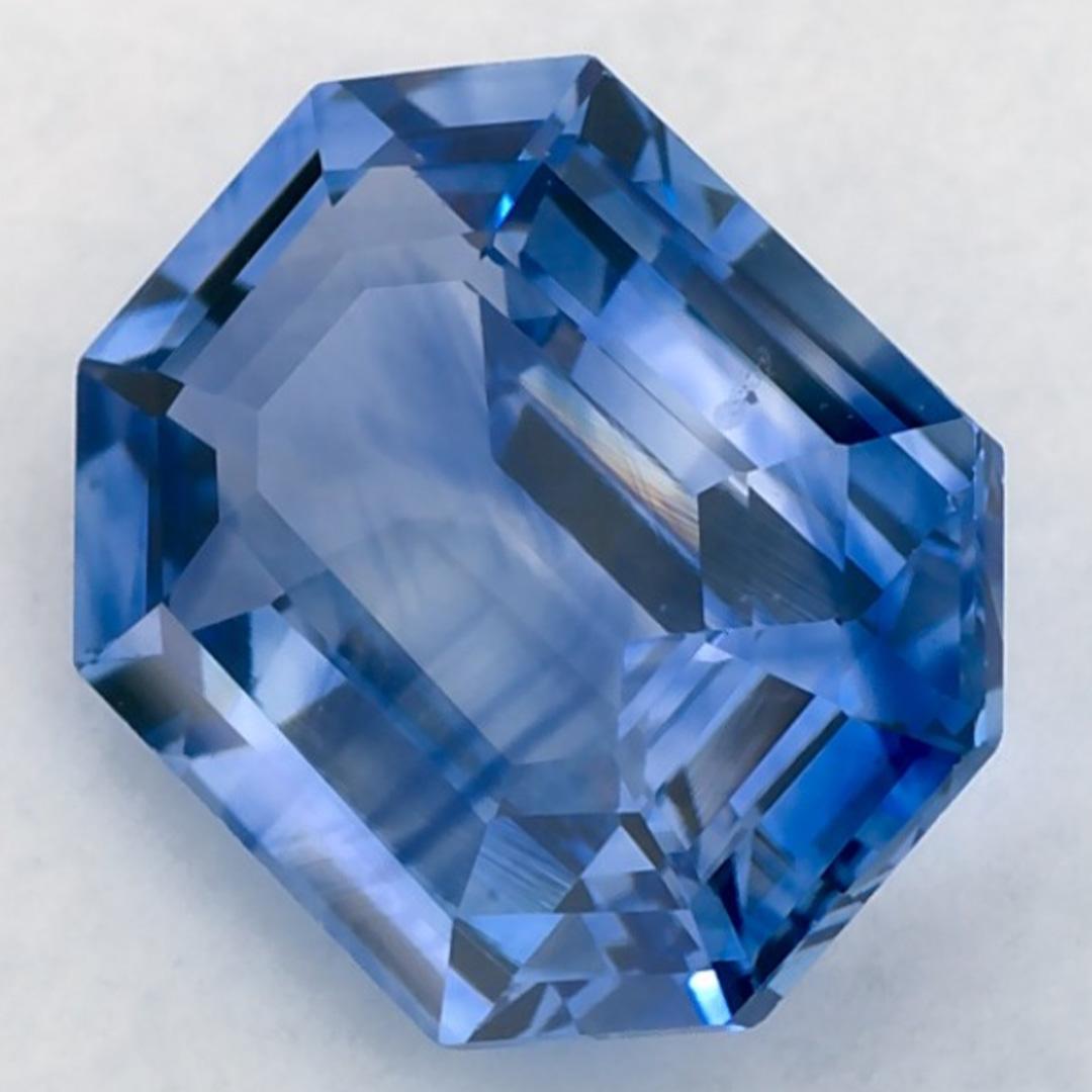 Taglio smeraldo 1.99 carati di zaffiro blu ottagonale sfuso in vendita