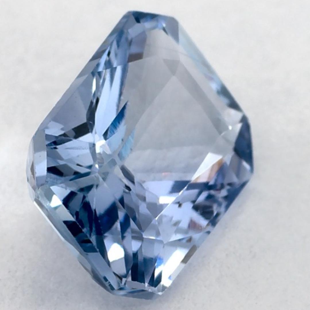 1.99 carati di zaffiro blu ottagonale sfuso in vendita 1