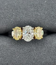 1,99 ct GIA-zertifiziert 3-Stein weiß & gelb natürlichen Diamant-Ring 1,99 ct GIA-zertifiziert 3-Stein weiß & gelb natürlichen Diamant-Ring