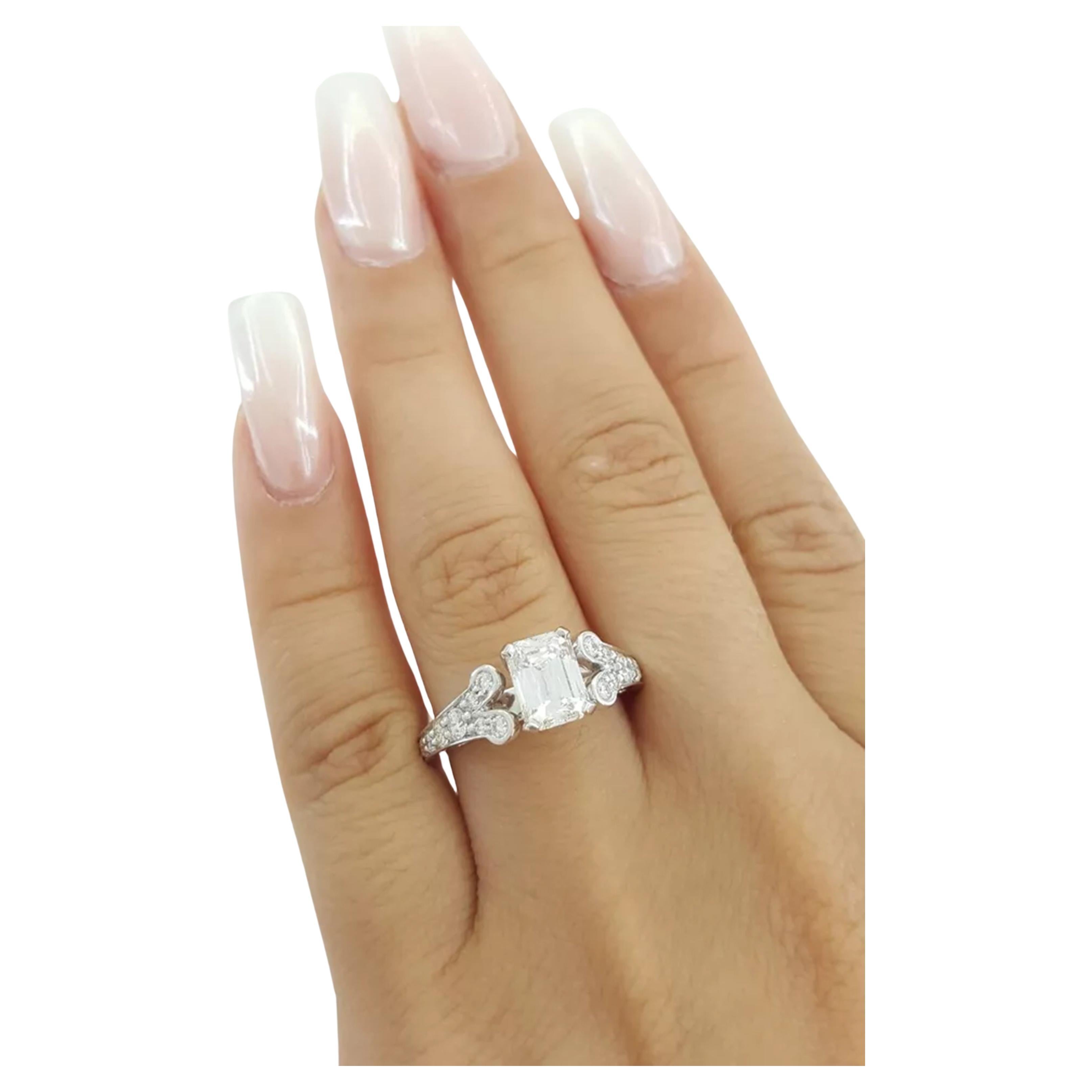 Contemporary 2 Carat Princess Cut  Rectangular Brilliant Diamond Engagement Ring For Sale