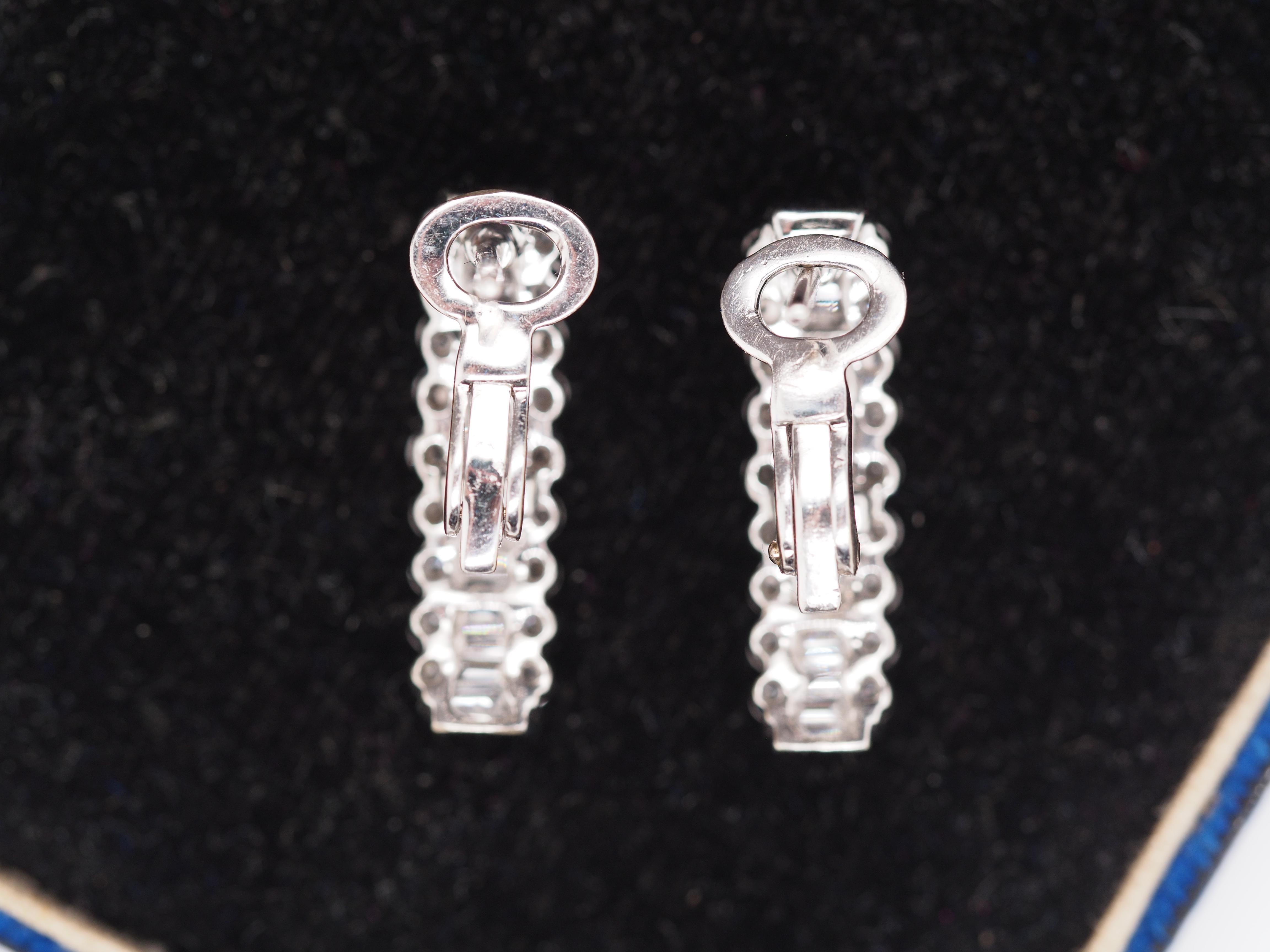 1990 14K White Gold 1.60cttw Round/Baguette Diamond Earrings In Good Condition For Sale In Atlanta, GA