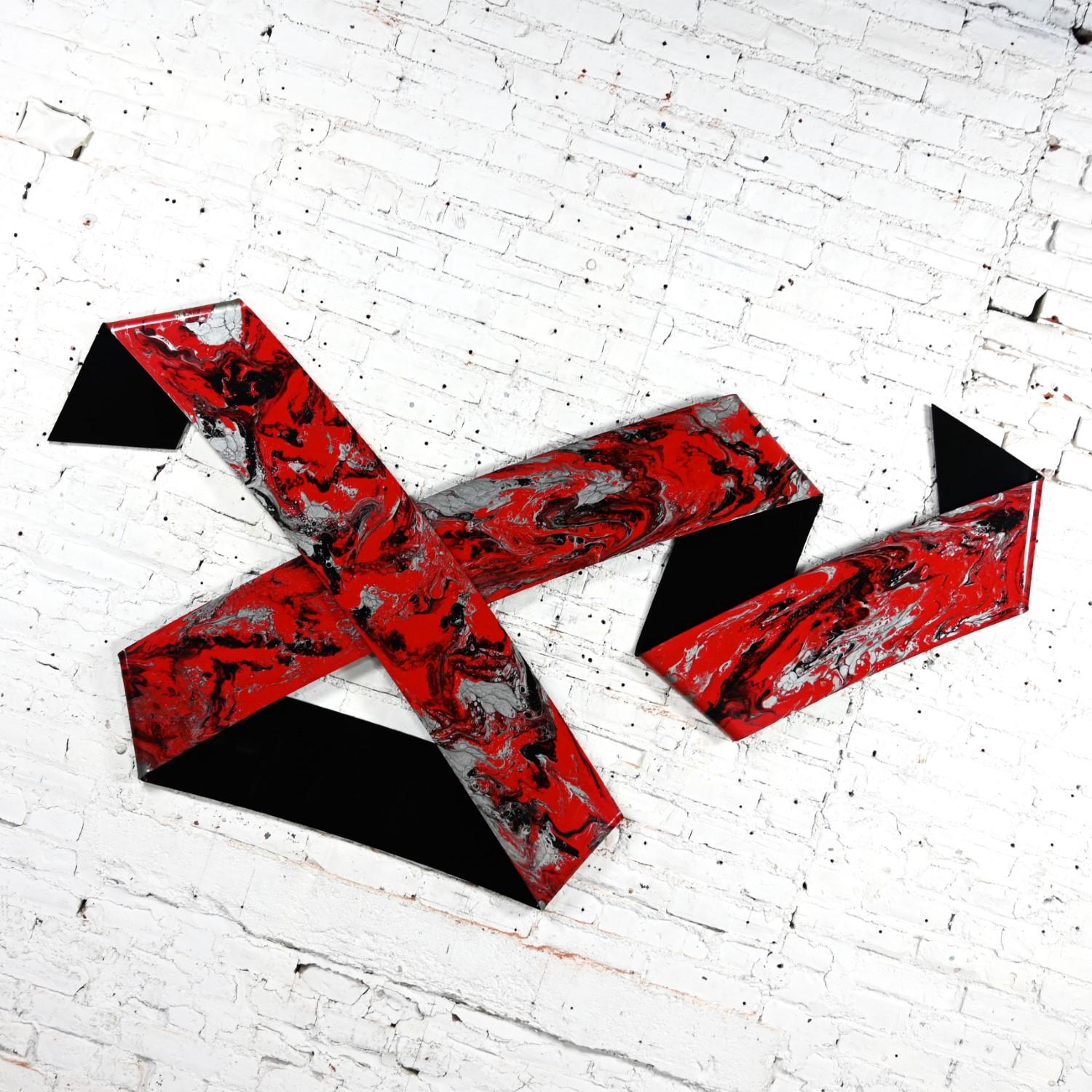 1990 Abstract Richard Mann Folded Plexiglass Ribbon Wall Sculpture Red Black  en vente 7