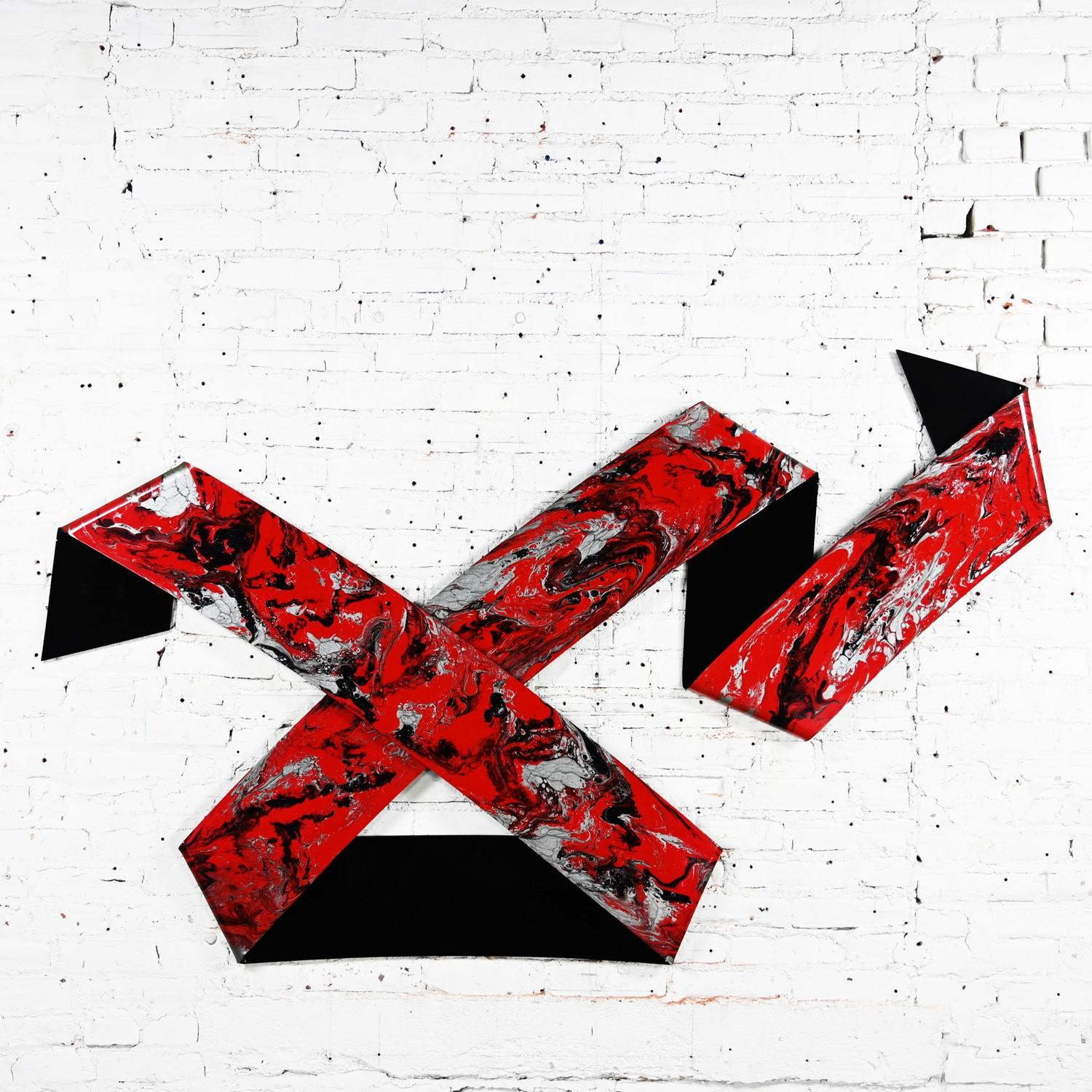 1990 Abstract Richard Mann Folded Plexiglass Ribbon Wall Sculpture Red Black  en vente 8