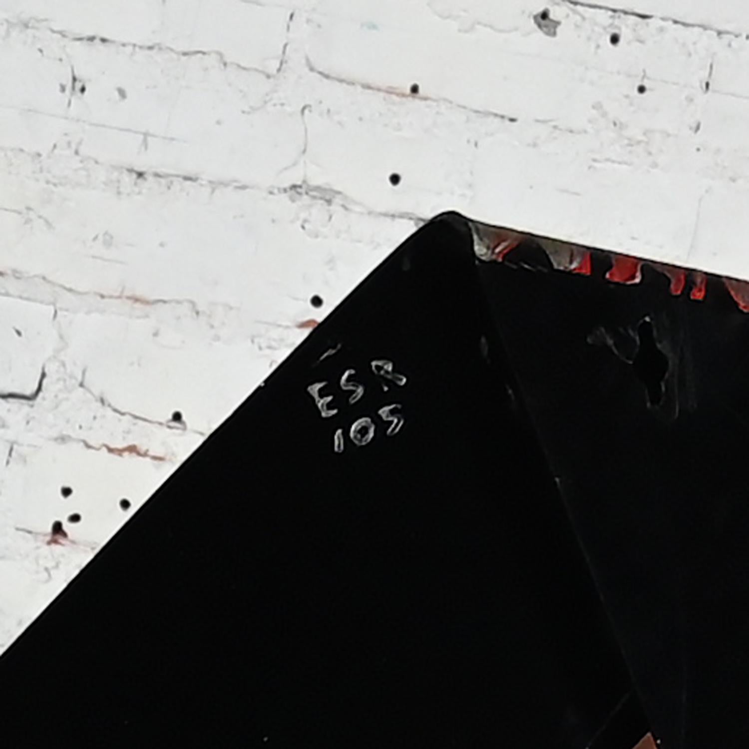 1990 Abstract Richard Mann Folded Plexiglass Ribbon Wall Sculpture Red Black  en vente 11