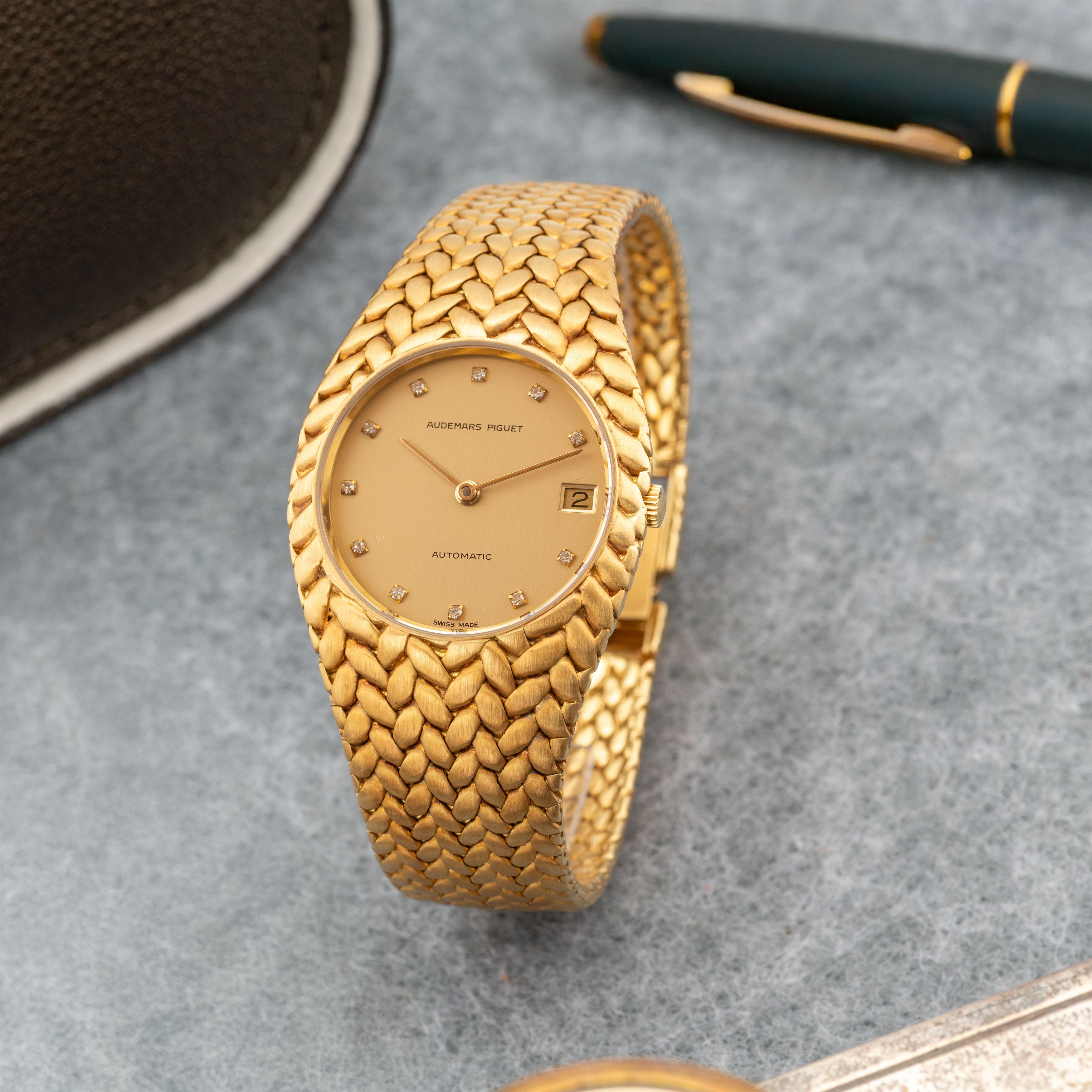 Le Cobra d'or

La meilleure façon de définir le marché d'aujourd'hui est le luxe, le désir de montres en métaux précieux dans les configurations les plus folles sont loin sur les listes de souhaits des collectionneurs. Cela inclut les montres avec