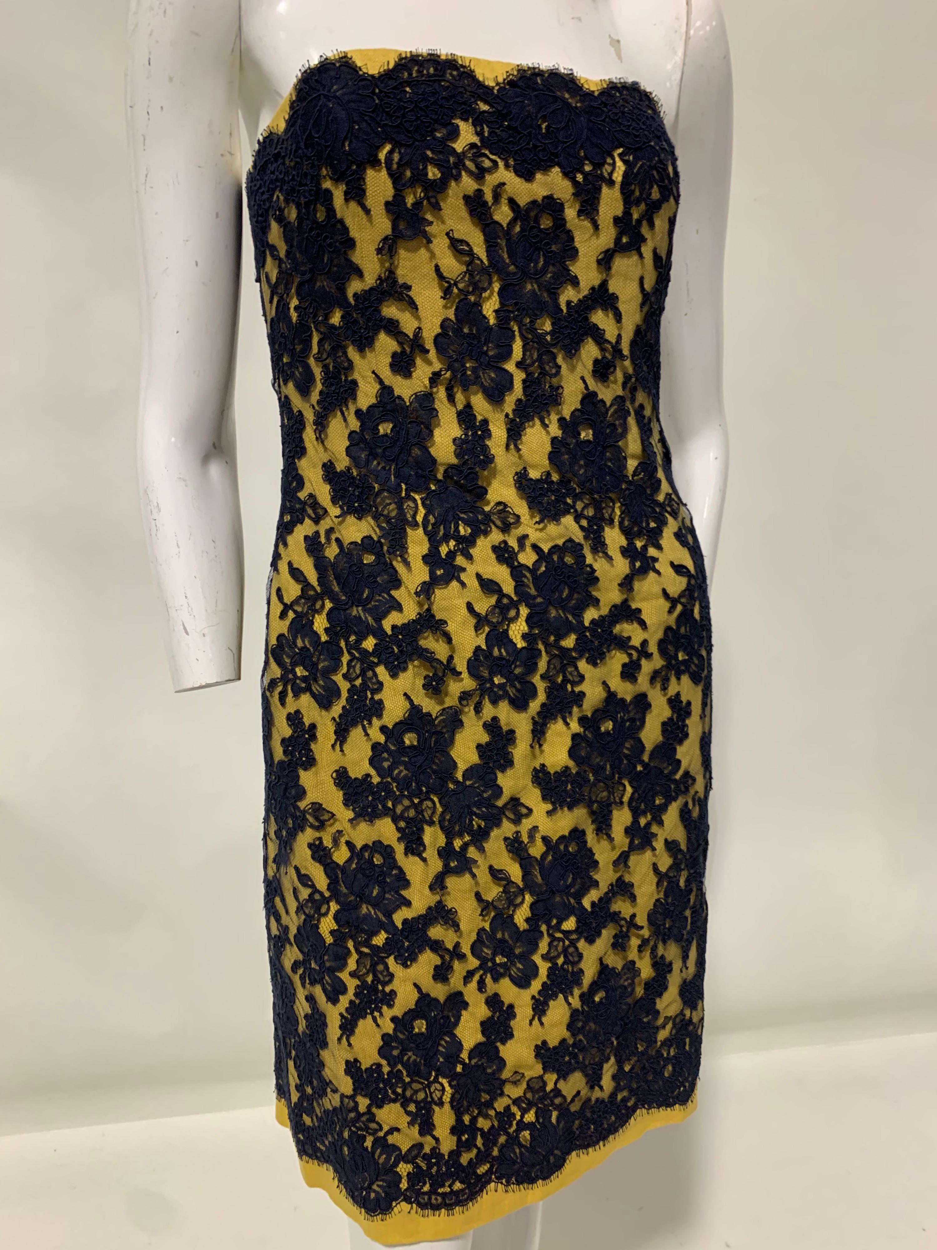 1990 Bill Blass Butter Yellow Cotton Twill & Navy Blue French Lace Mini Dress For Sale 5