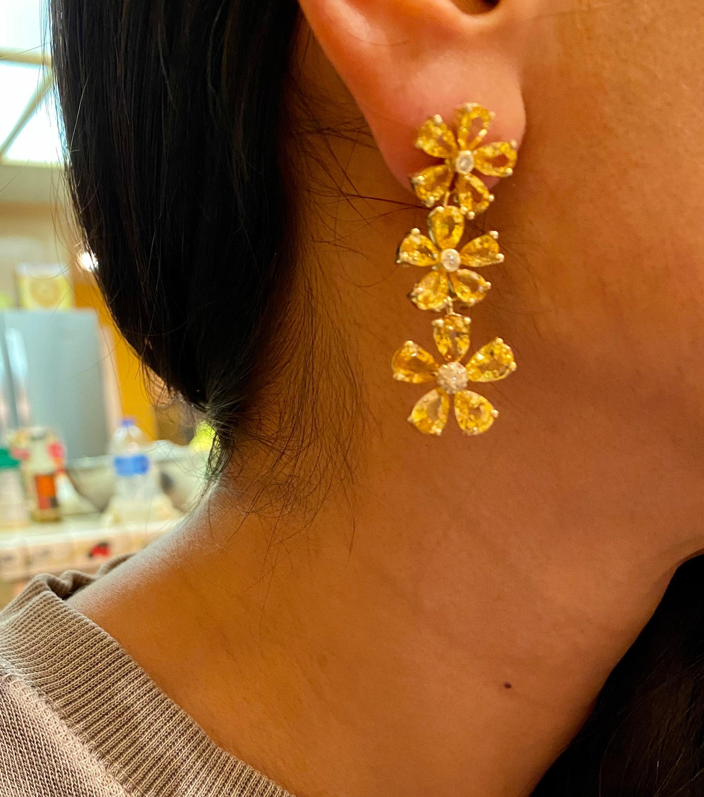 Orecchini pendenti in oro giallo 18 carati con diamante e zaffiro giallo naturale da 19,90 carati in vendita 1