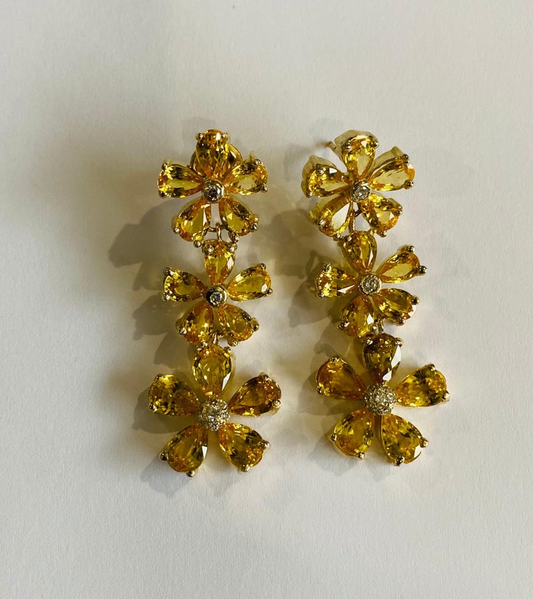 19.90 Carat Yellow Sapphire Diamond 18 Karat Yellow Gold Drop Earrings In New Condition For Sale In Los Angeles, CA