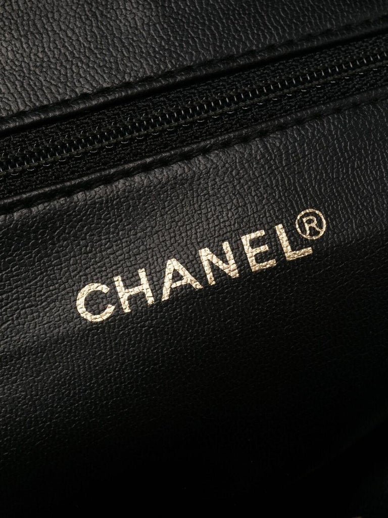 1990 Chanel Black and Beige Quilted Leather Tote Bag For Sale 2