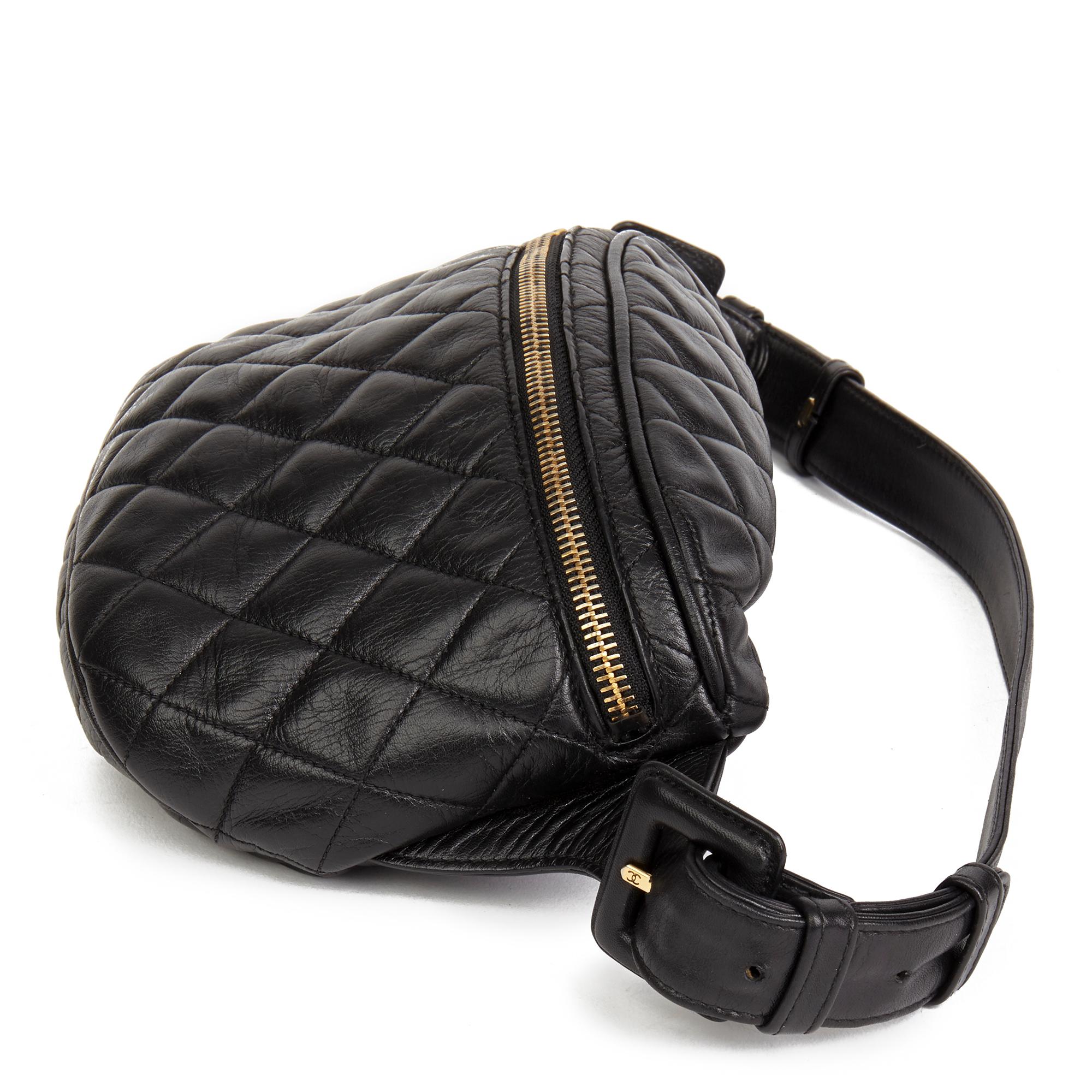 1990 Chanel Black Quilted Lambskin Vintage Timeless Belt Pouch In Excellent Condition In Bishop's Stortford, Hertfordshire