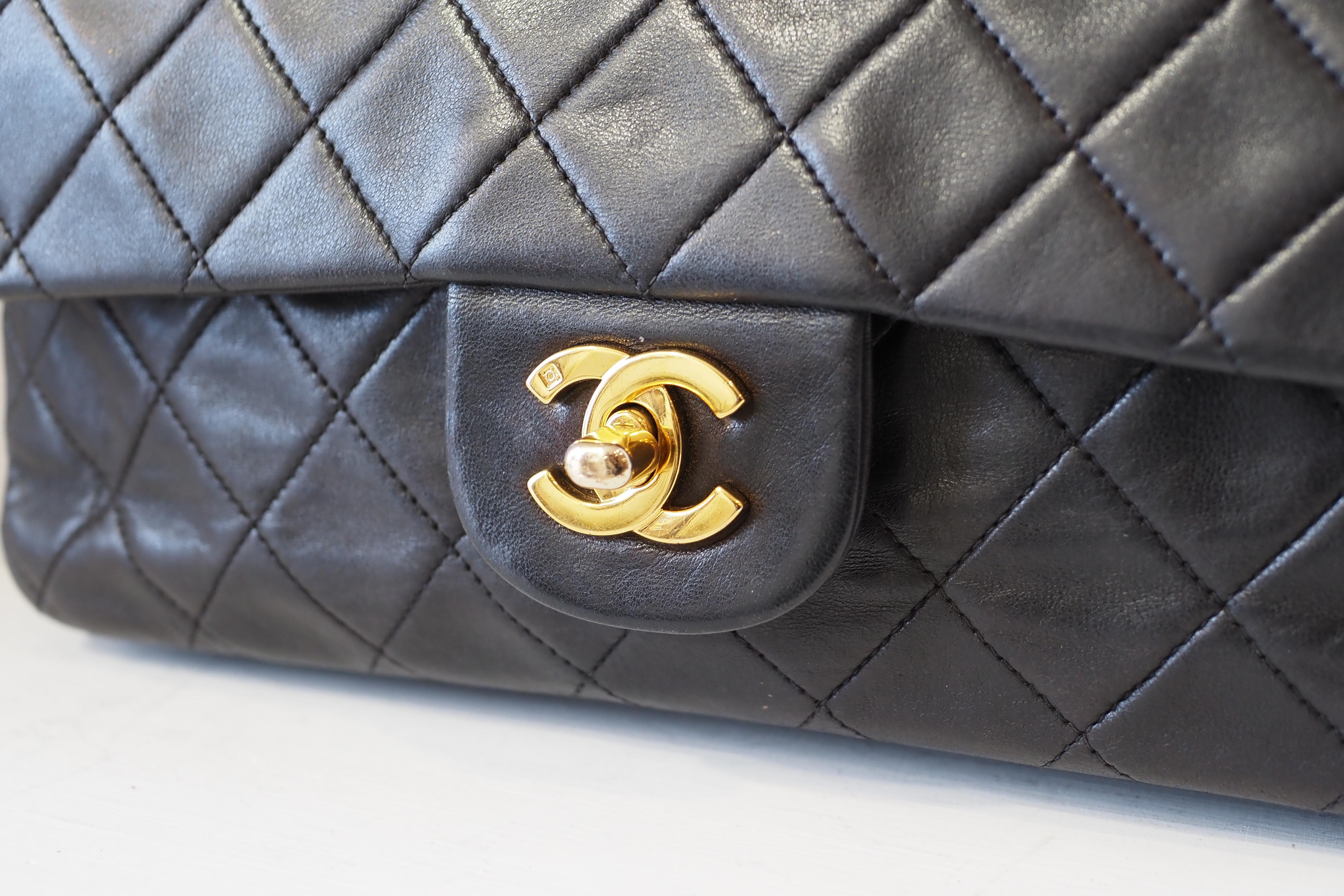 1990 Chanel zeitlose 2.55 Umhängetasche im Zustand „Gut“ im Angebot in Capri, IT