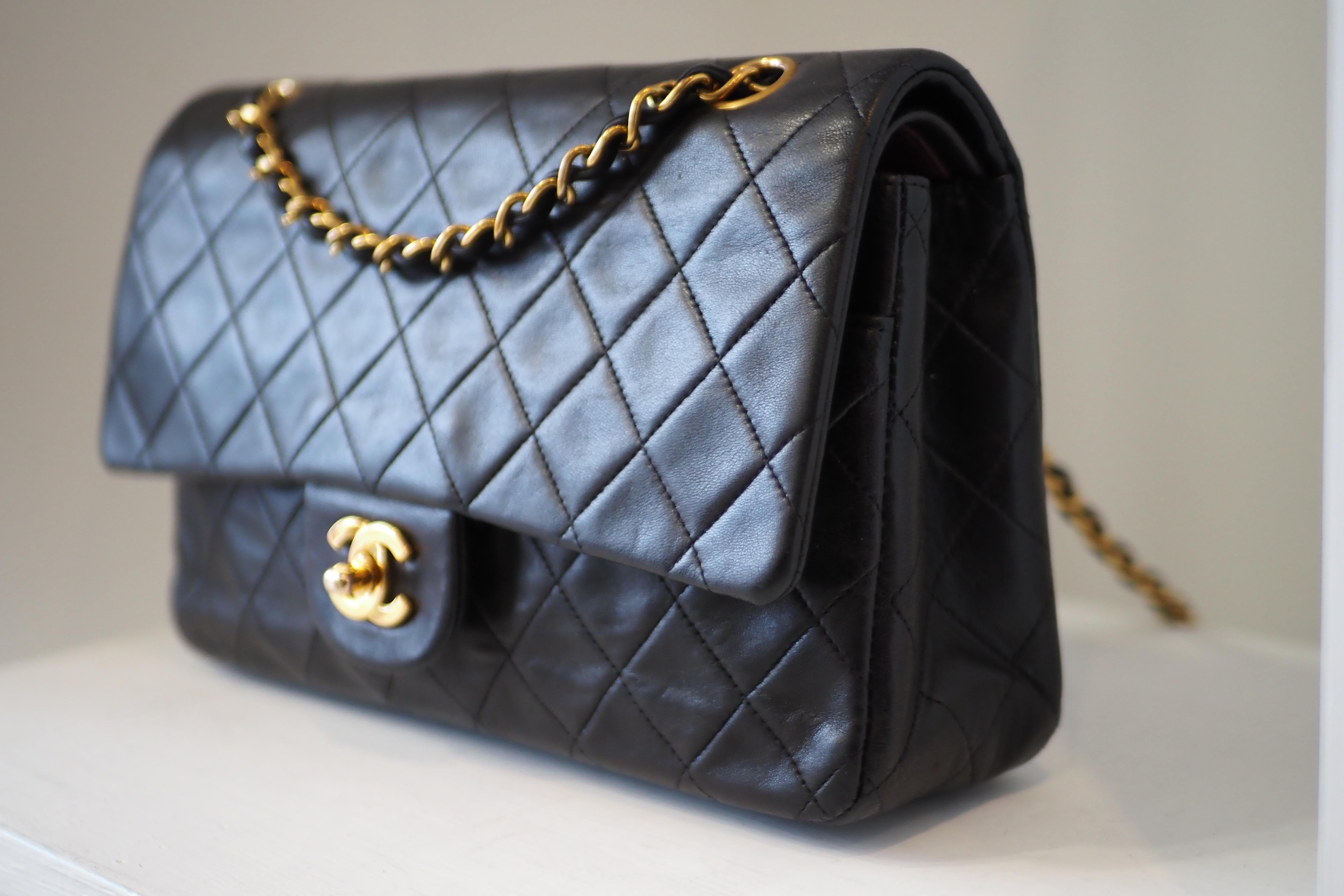1990 Chanel zeitlose 2.55 Umhängetasche im Angebot 2