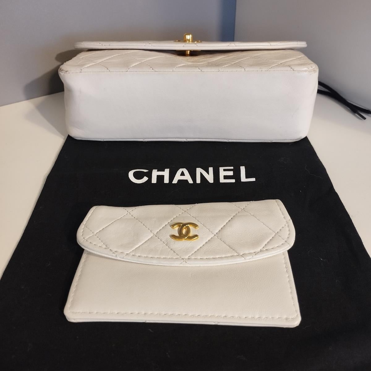 1990 Chanel White Vintage Purse 7
