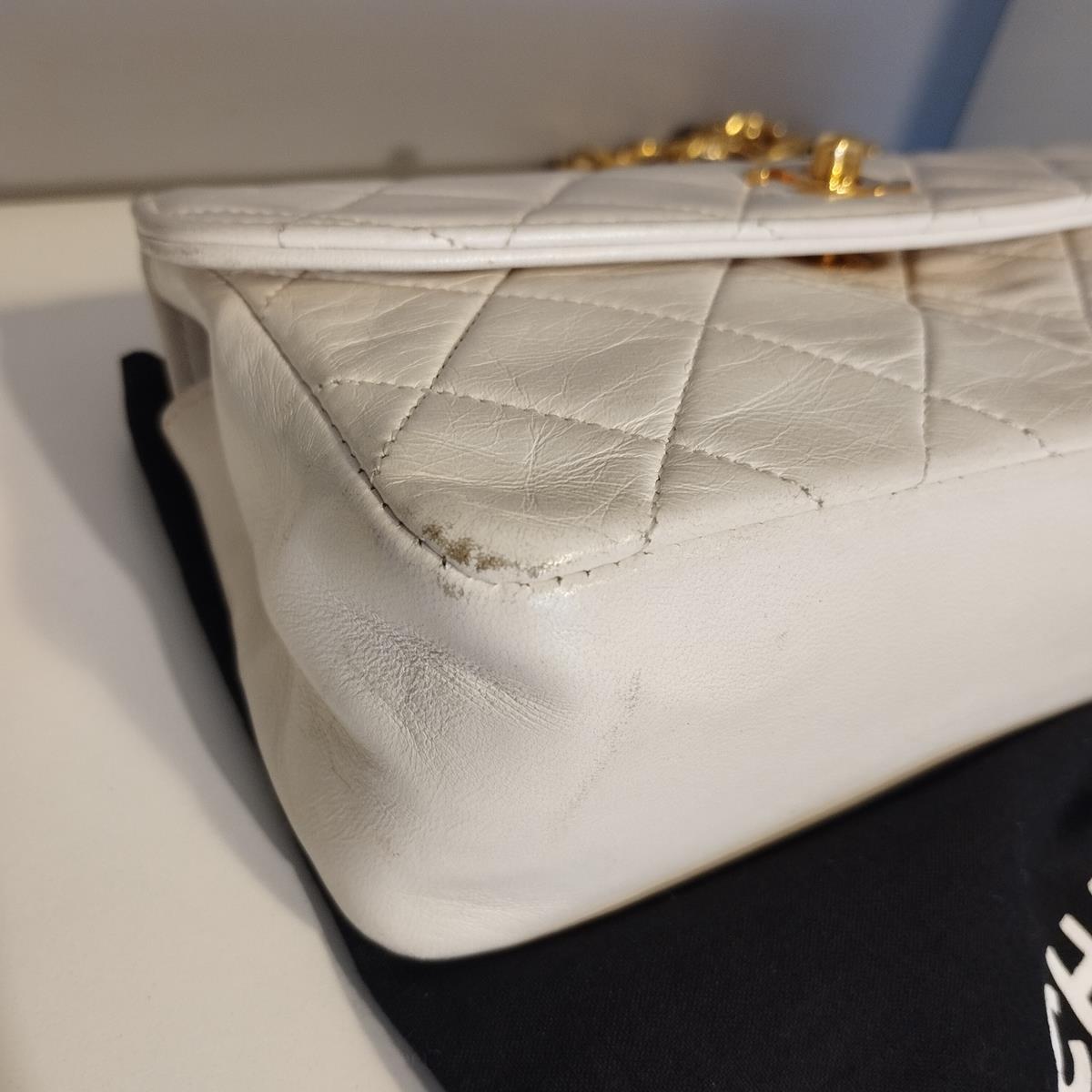 1990 Chanel White Vintage Purse 8
