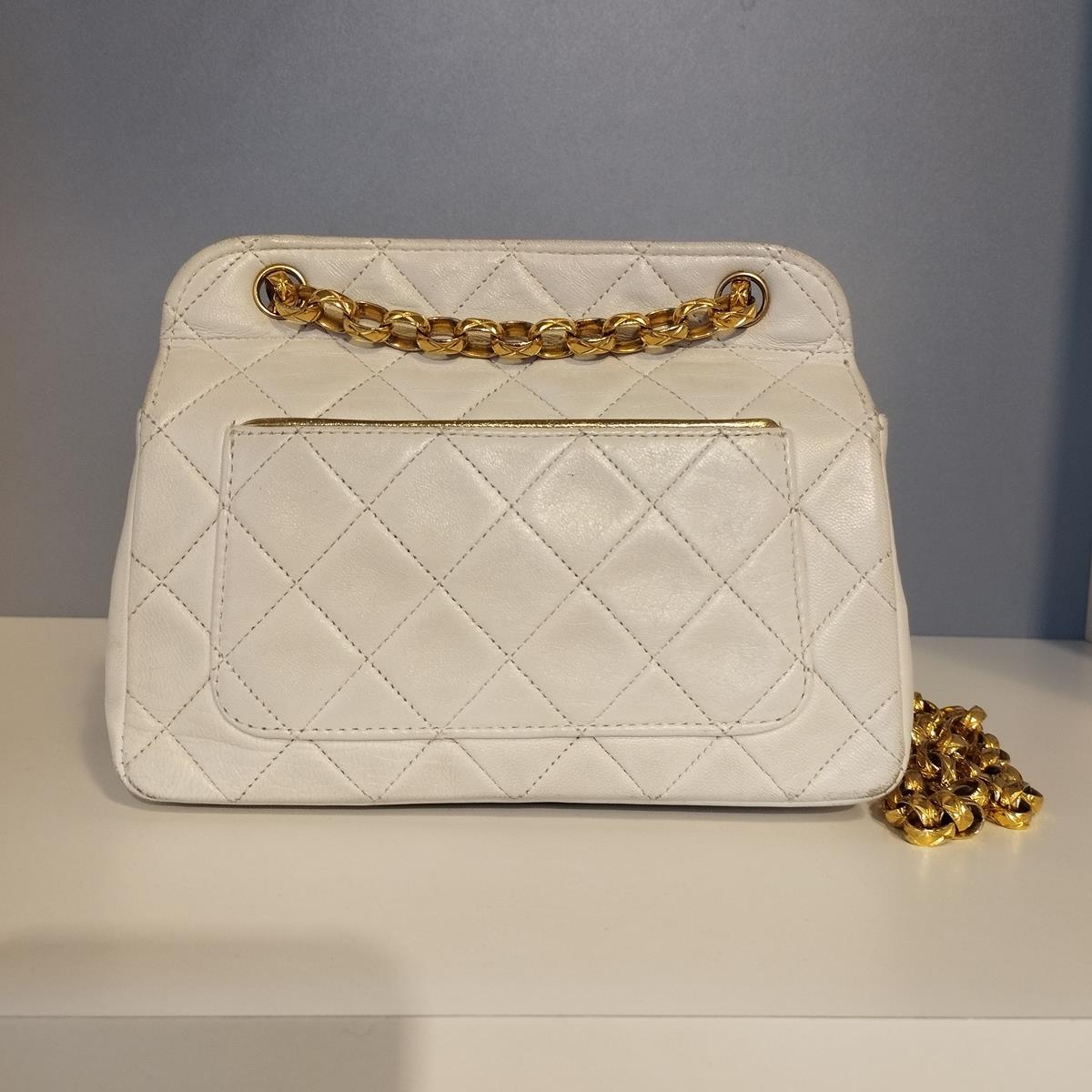 1990 Chanel White Vintage Purse In Good Condition In Gazzaniga (BG), IT