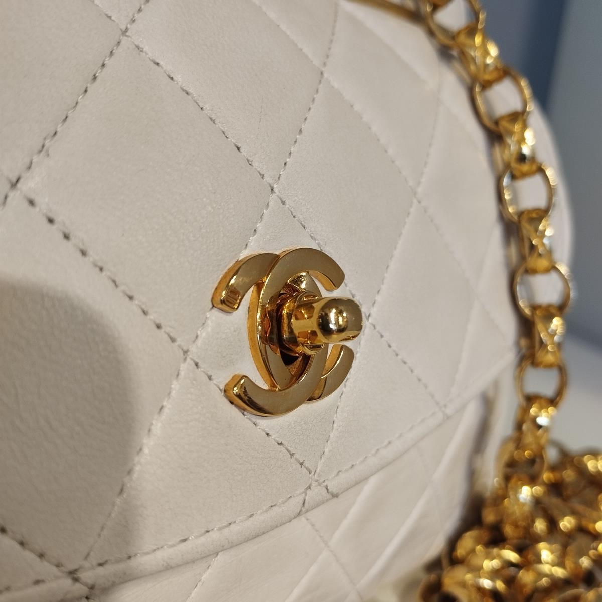 Women's 1990 Chanel White Vintage Purse
