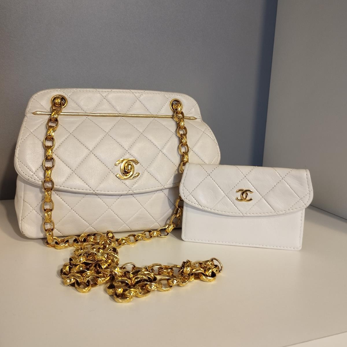 1990 Chanel White Vintage Purse 4