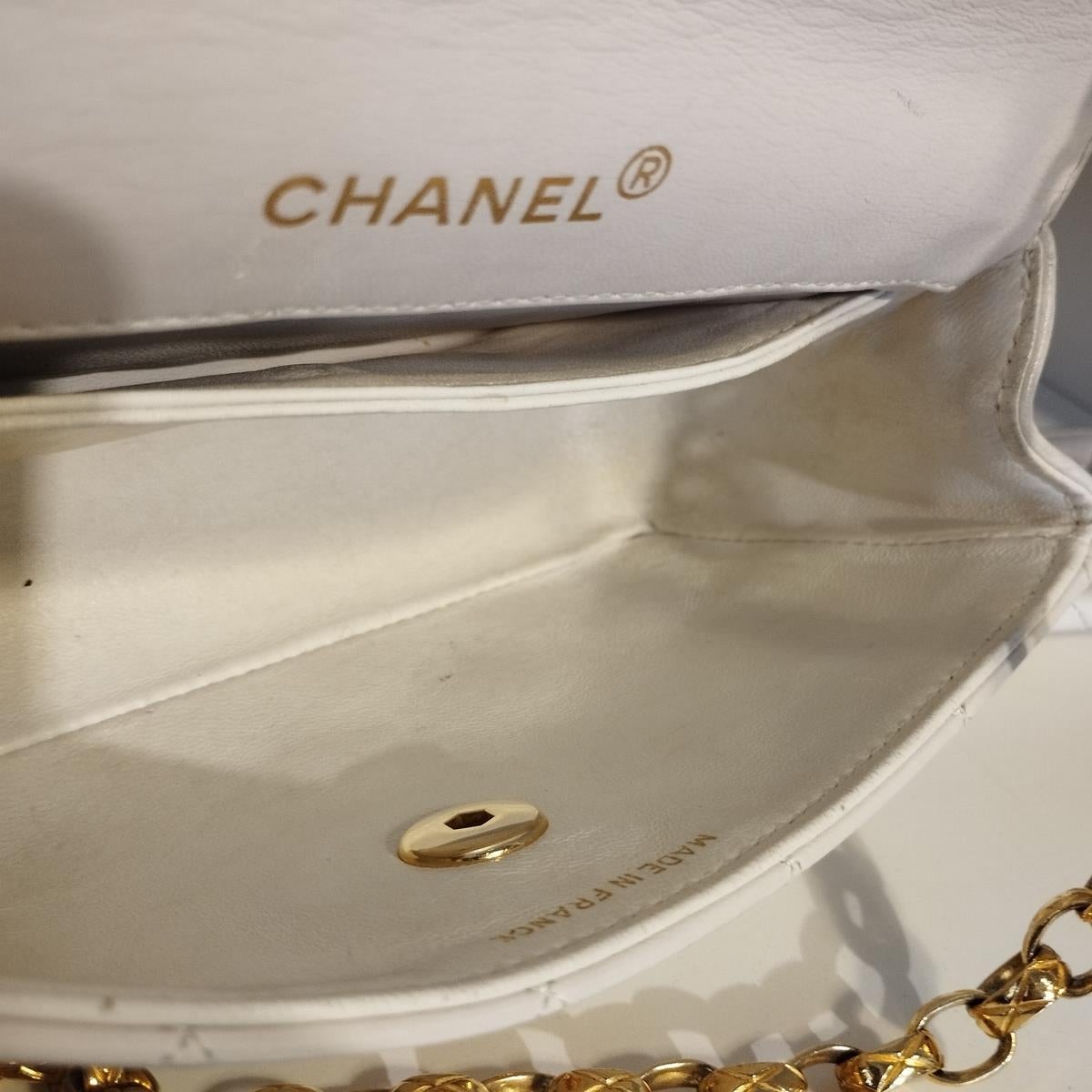 1990 Chanel White Vintage Purse 5