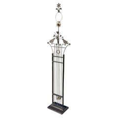 Lampada da terra Chapman del 1990 in ferro battuto scultoreo, in stile Art Nouveau, con motivi floreali e uccelli