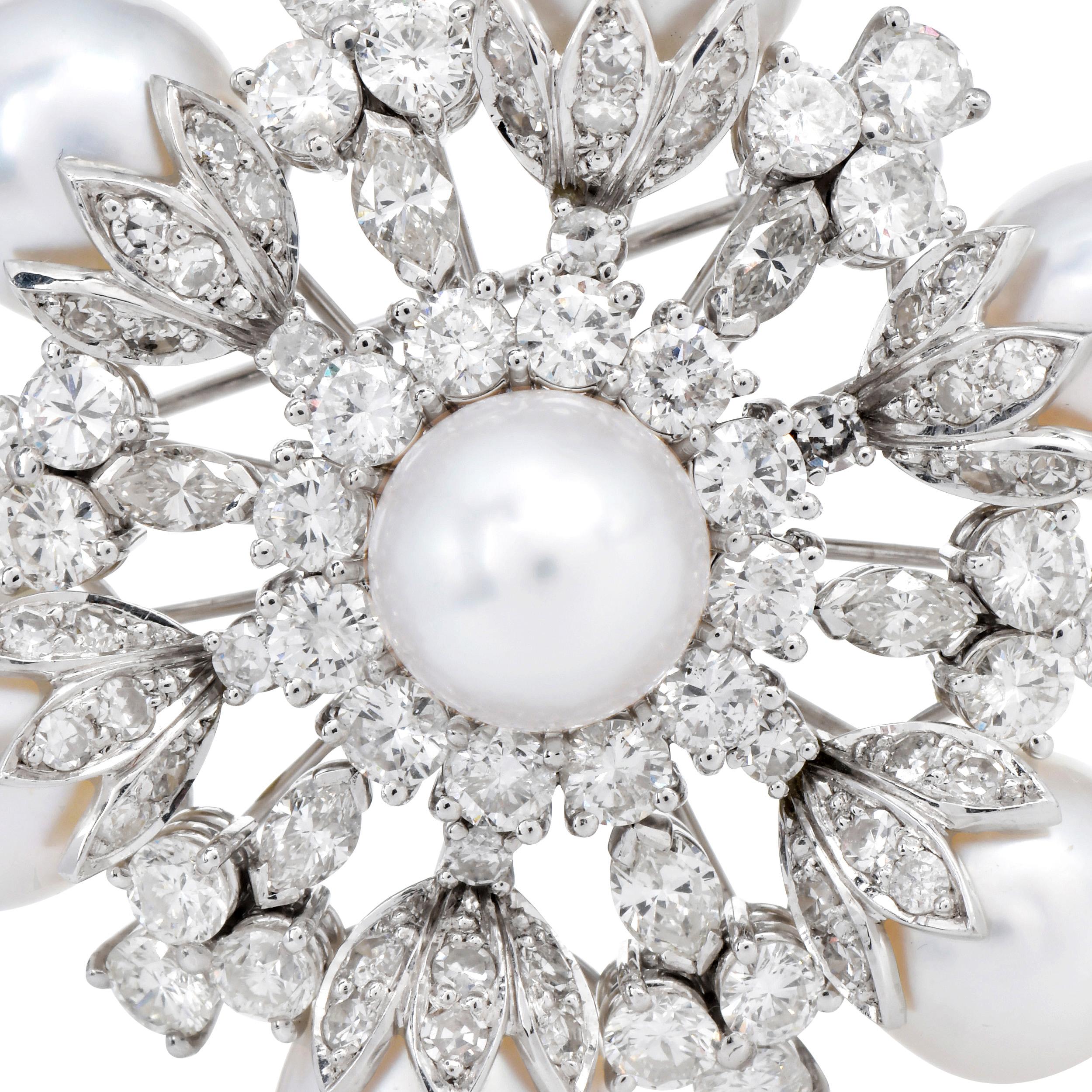 Donna 1990 Spilla circolare in oro bianco 18 carati con diamante e perla, 7,05 carati, floreale in vendita