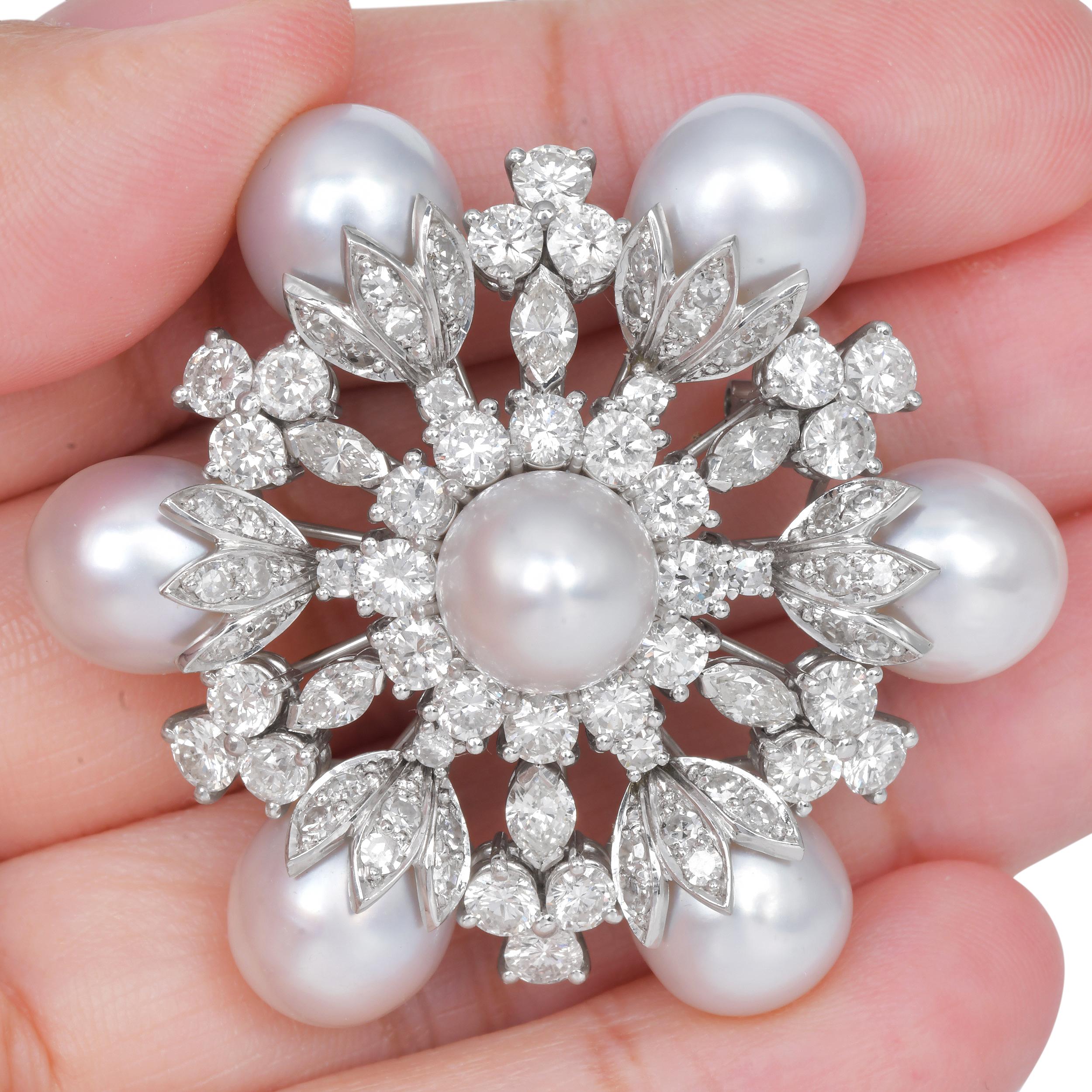 1990 Spilla circolare in oro bianco 18 carati con diamante e perla, 7,05 carati, floreale in vendita 3
