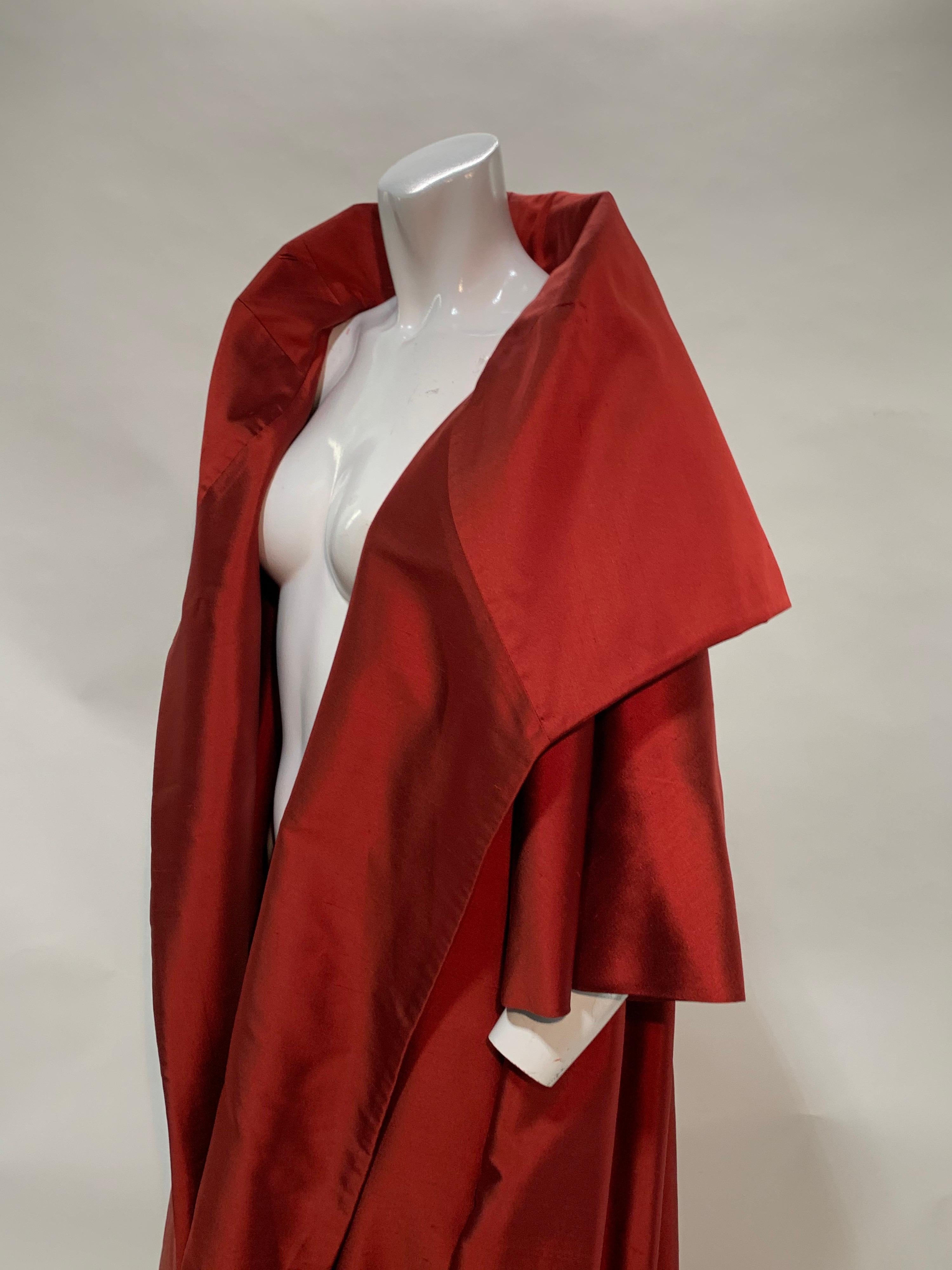 1990 Dior by Gianfranco Ferre Red Changeant Silk Taffeta Opera Coat w/ Train In Excellent Condition In Gresham, OR