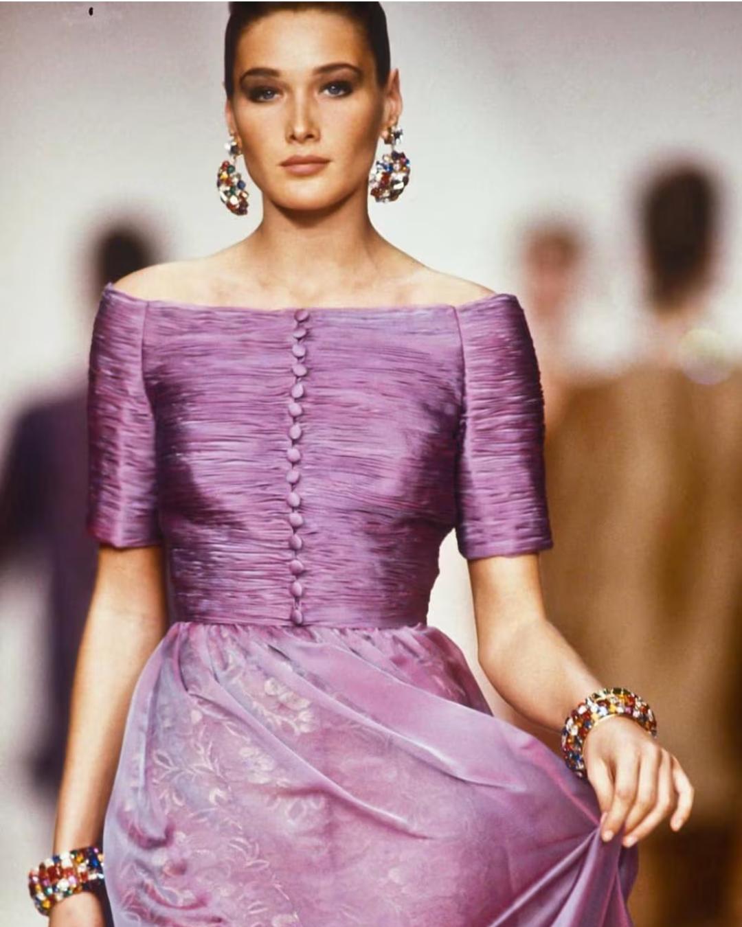 1990 Documented Valentino Purple Iridescent Silk Chiffon Ruched Dress en vente 3