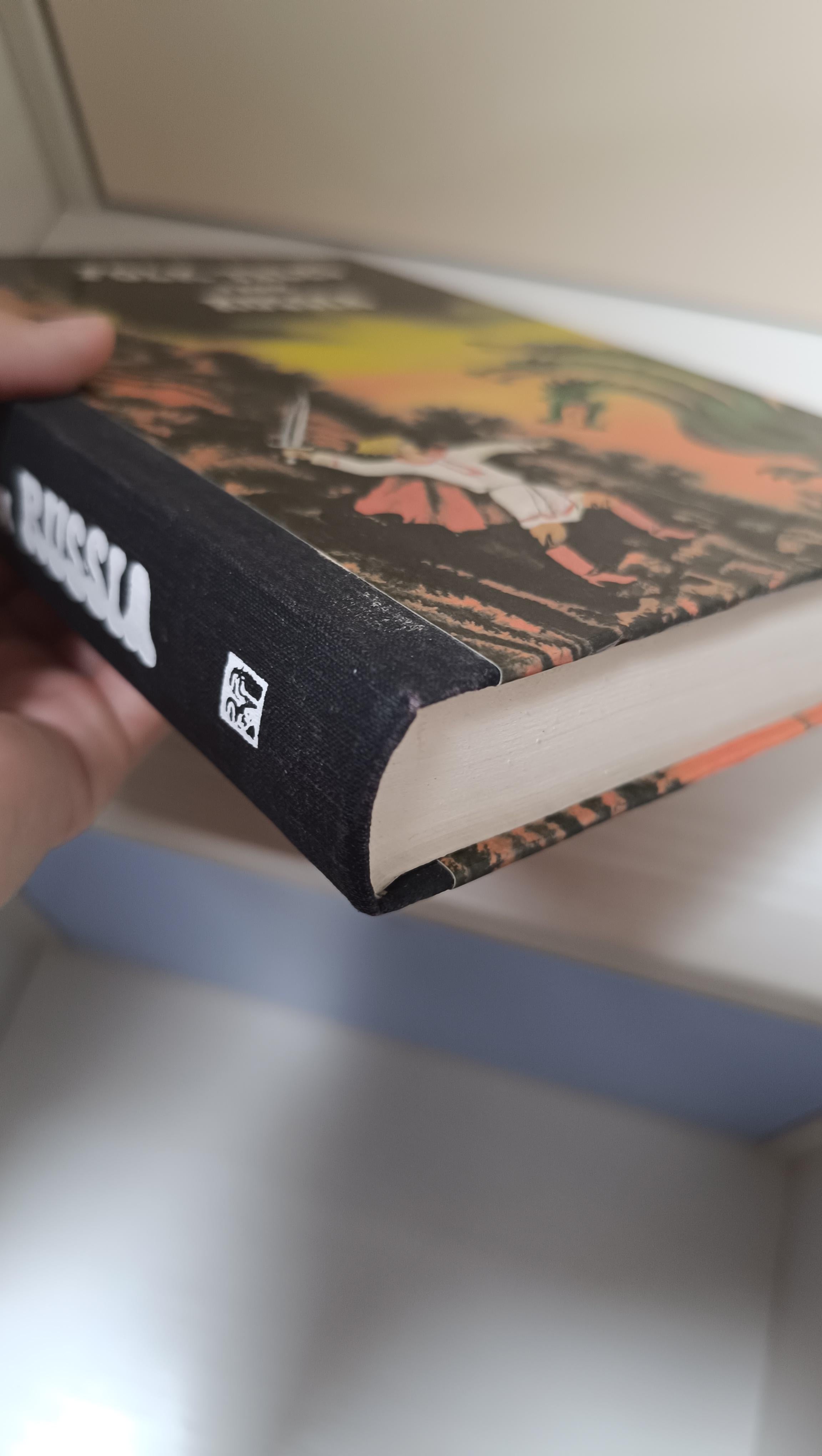 1990 Contes populaires de Russie  Olga Sharze et publié par Raduga Publishing Bon état - En vente à Алматинский Почтамт, KZ