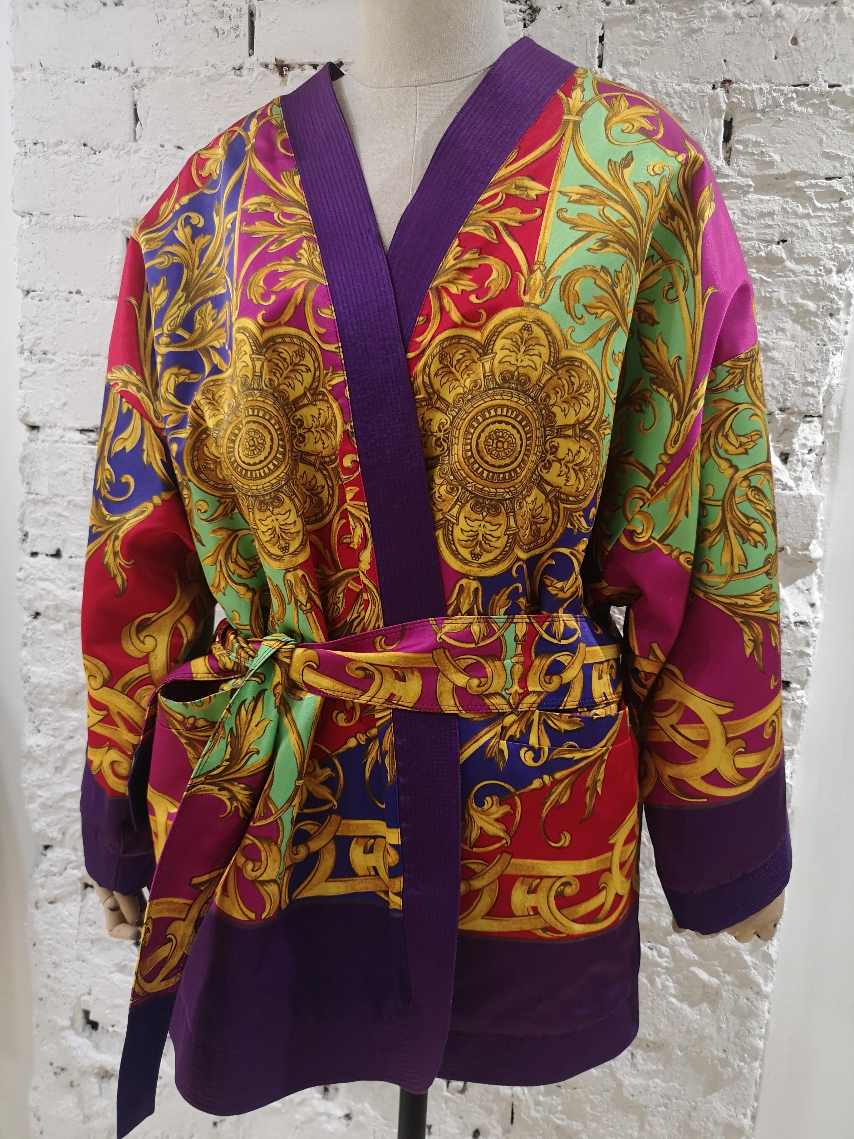 1990 Gianni Versace Vintage mehrfarbiger Kimono im Angebot 13
