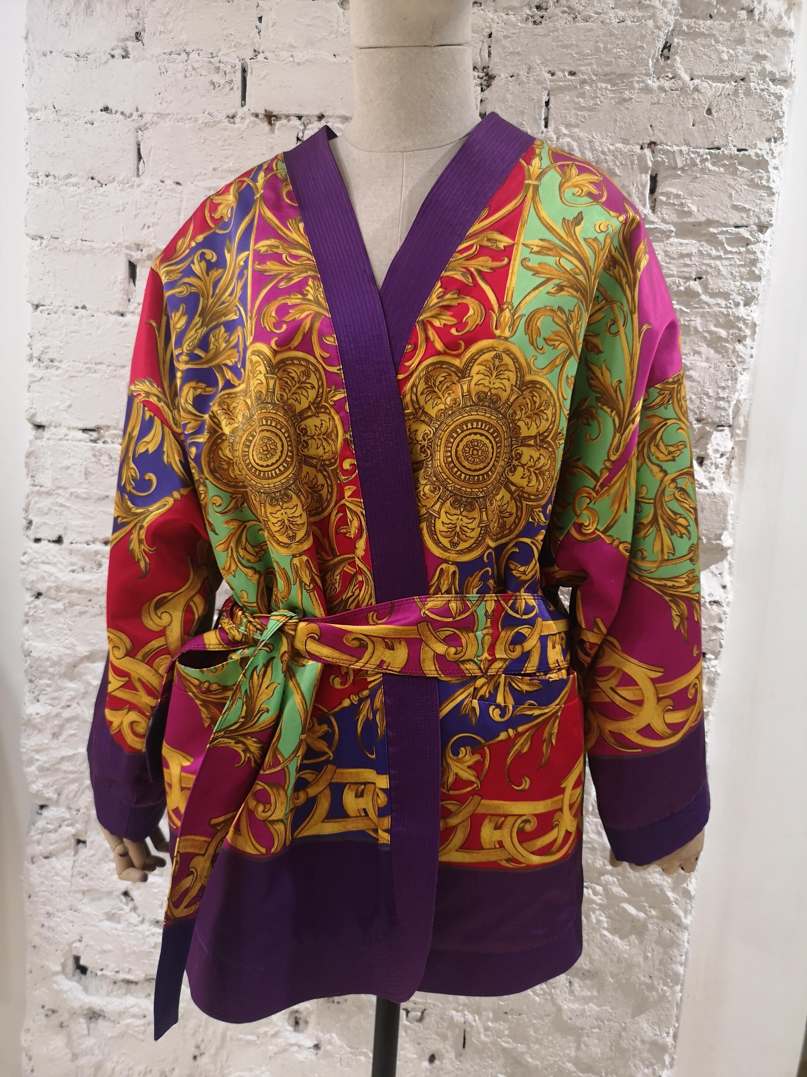 1990 Gianni Versace Vintage mehrfarbiger Kimono im Angebot 14
