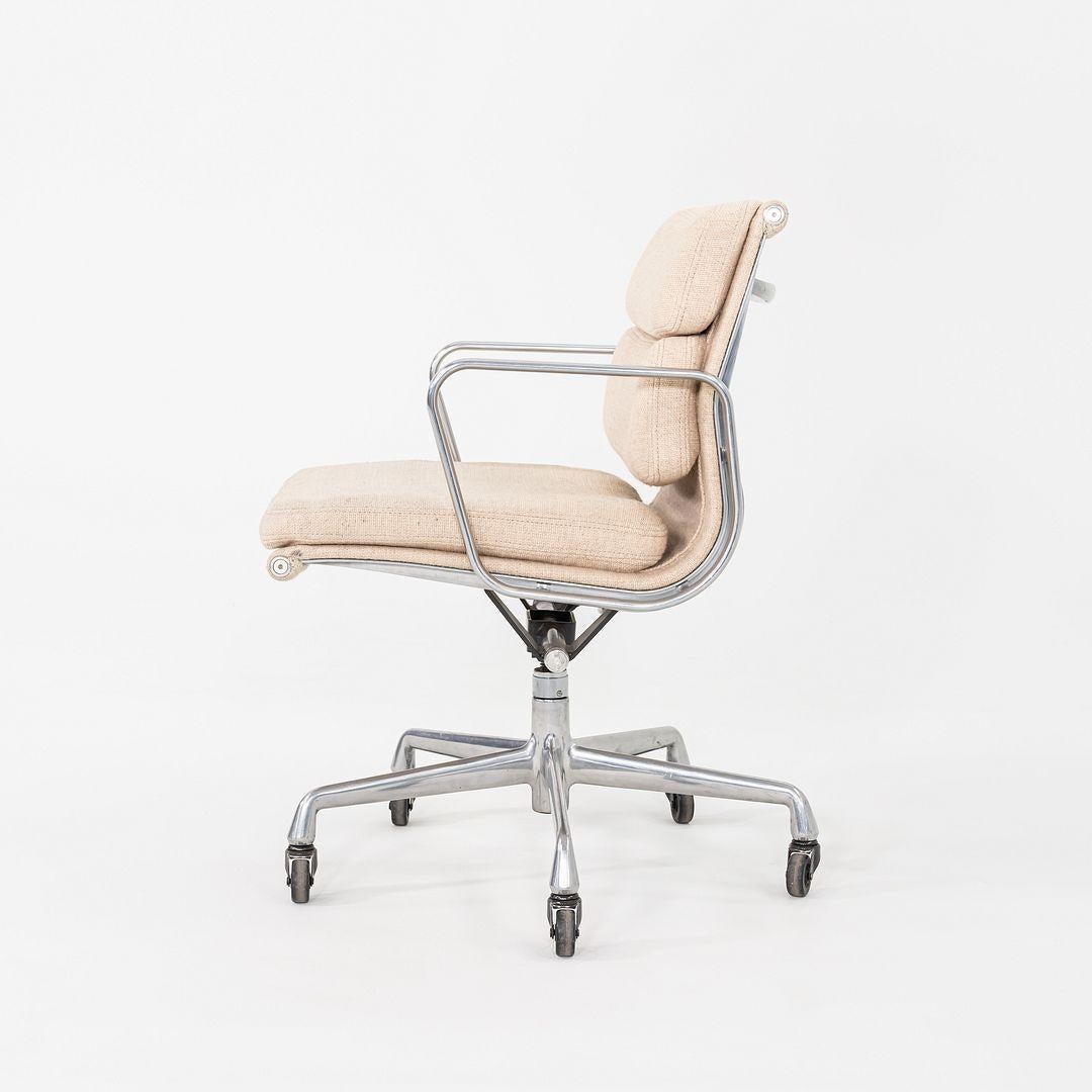 1990 Herman Miller Eames Aluminium Pad Management-Schreibtischstuhl in Hopsack-Stoff (Moderne) im Angebot