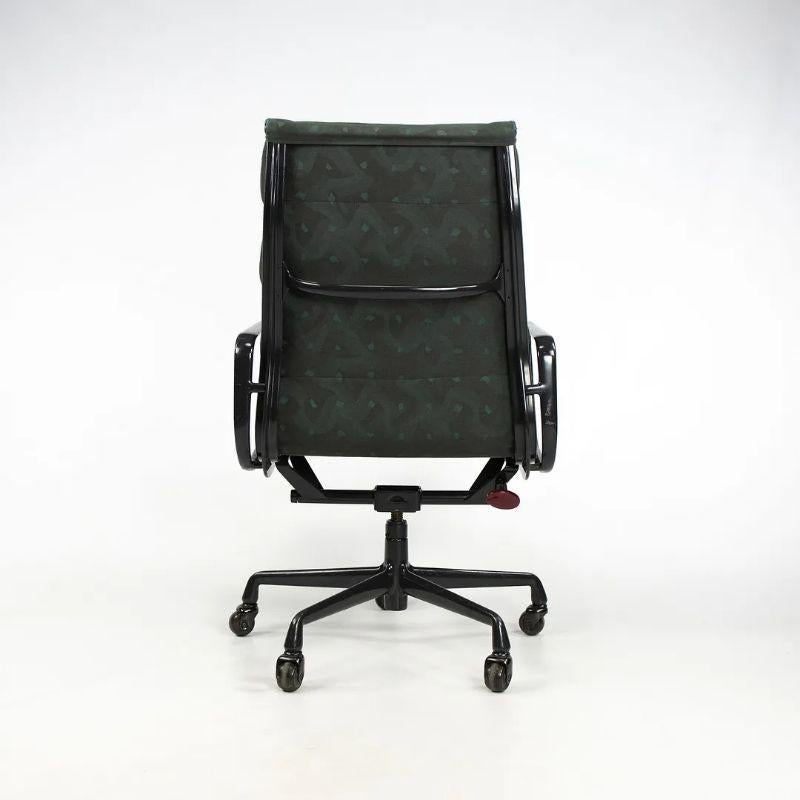 Chaise de bureau Eames Soft Pad avec tissu postmoderne foncé Herman Miller, 1990 en vente 1