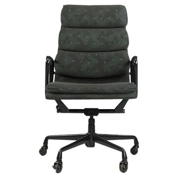 1990 Herman Miller Eames Soft Pad Executive Desk Chair w Dark Postmodern Fabric For Sale