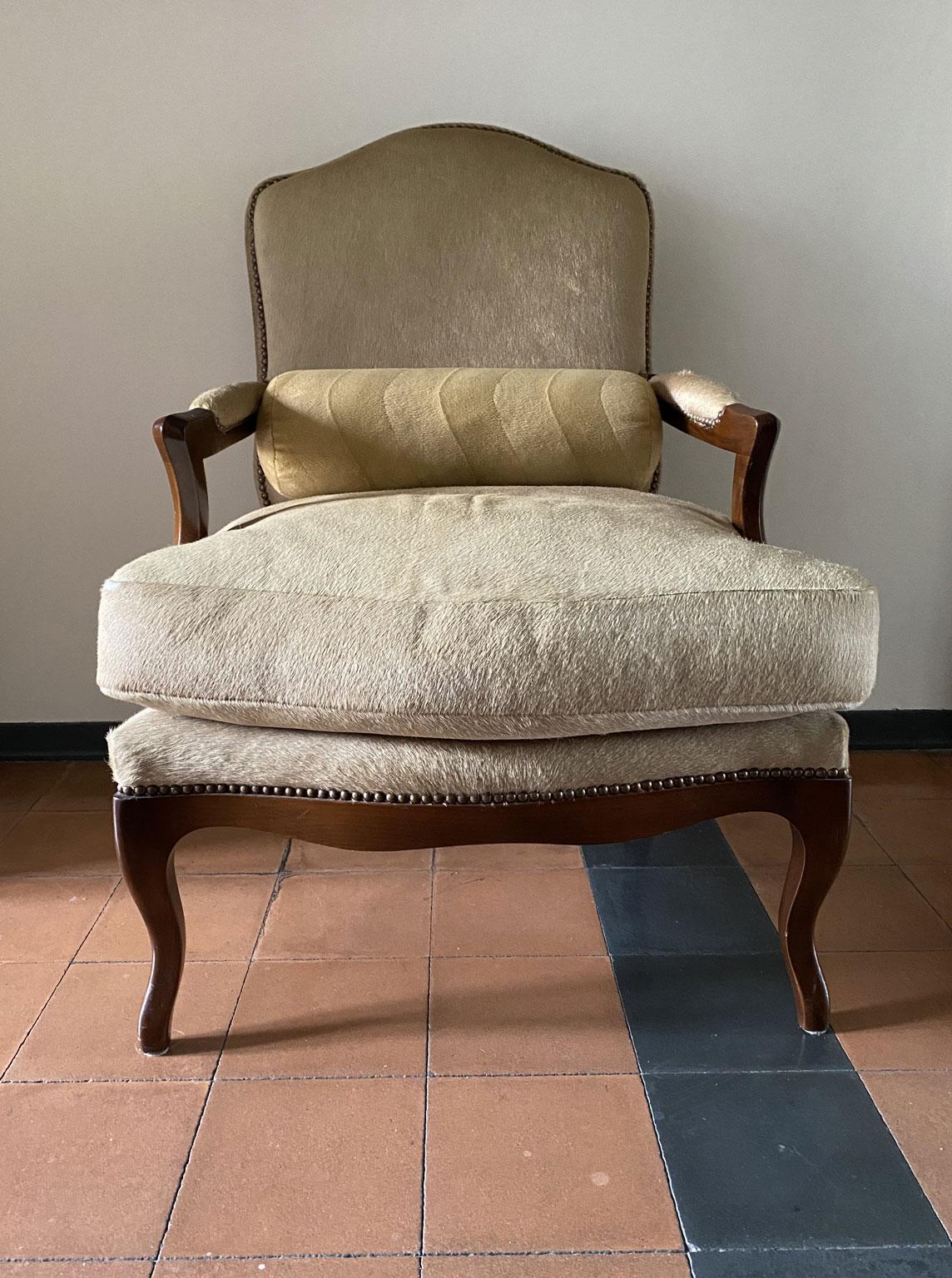 1990 Italy Postmodern Blond Cow Leather Armachair In Good Condition For Sale In Brescia, IT