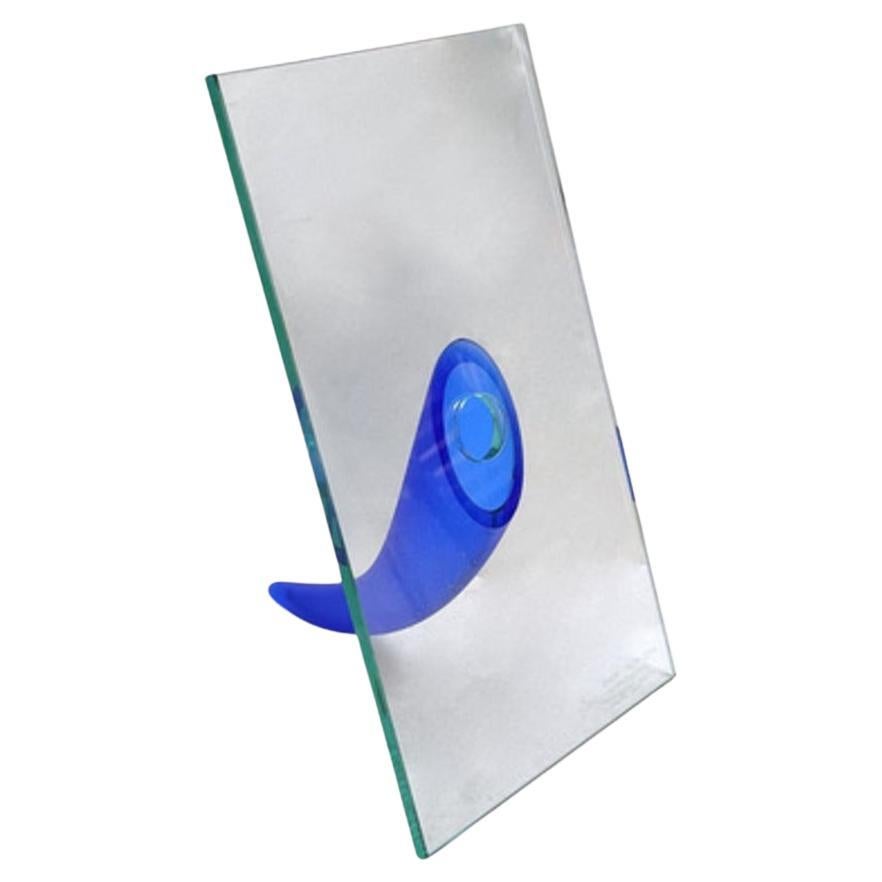 1990 - Philippe Starck pour Daum, "Une étrangeté sous un mur". en vente