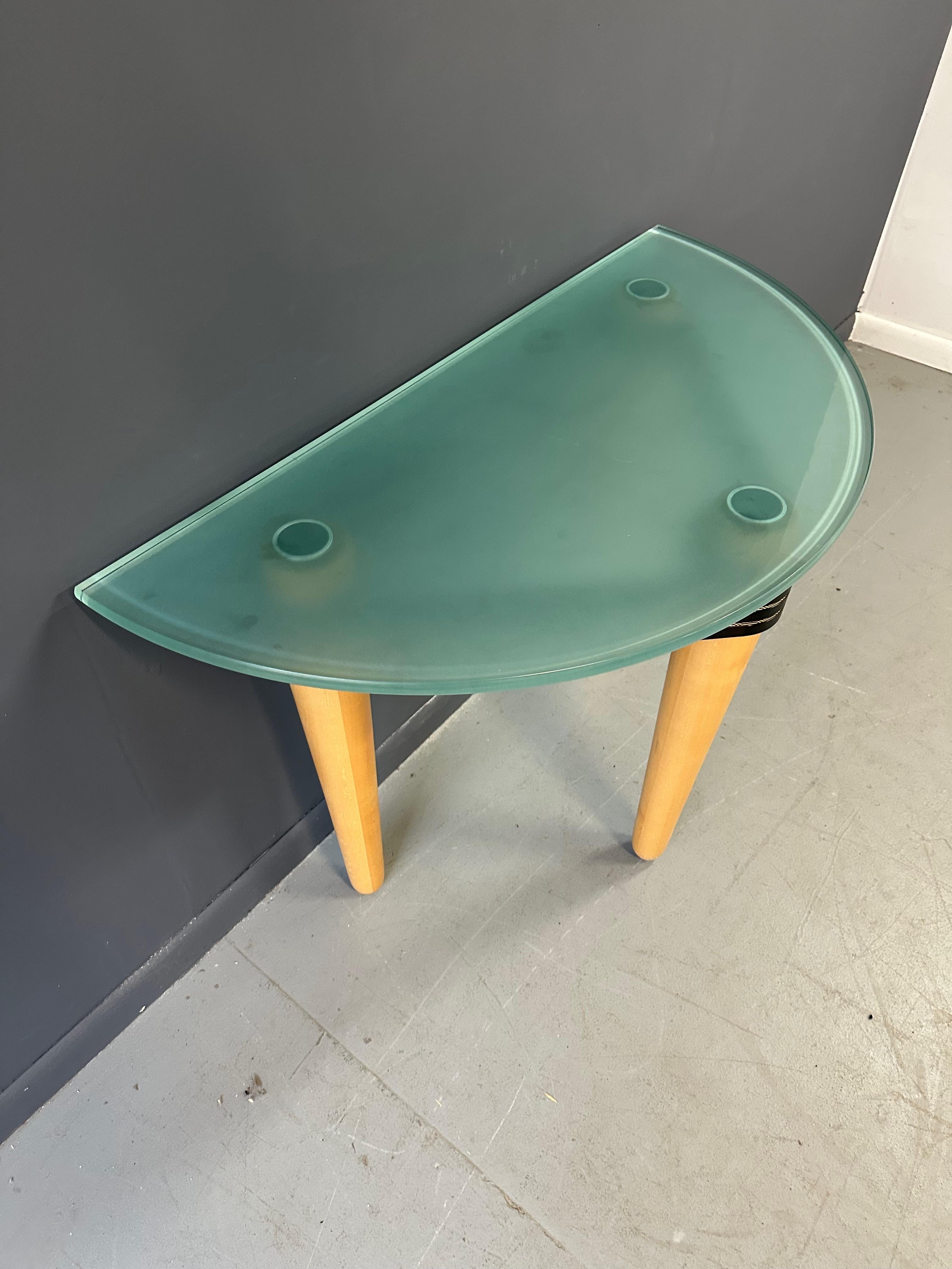 Nord-américain Table d'entrée post-moderne Demi-Lune conçue par Kaiser Newman en hêtre, 1990 en vente