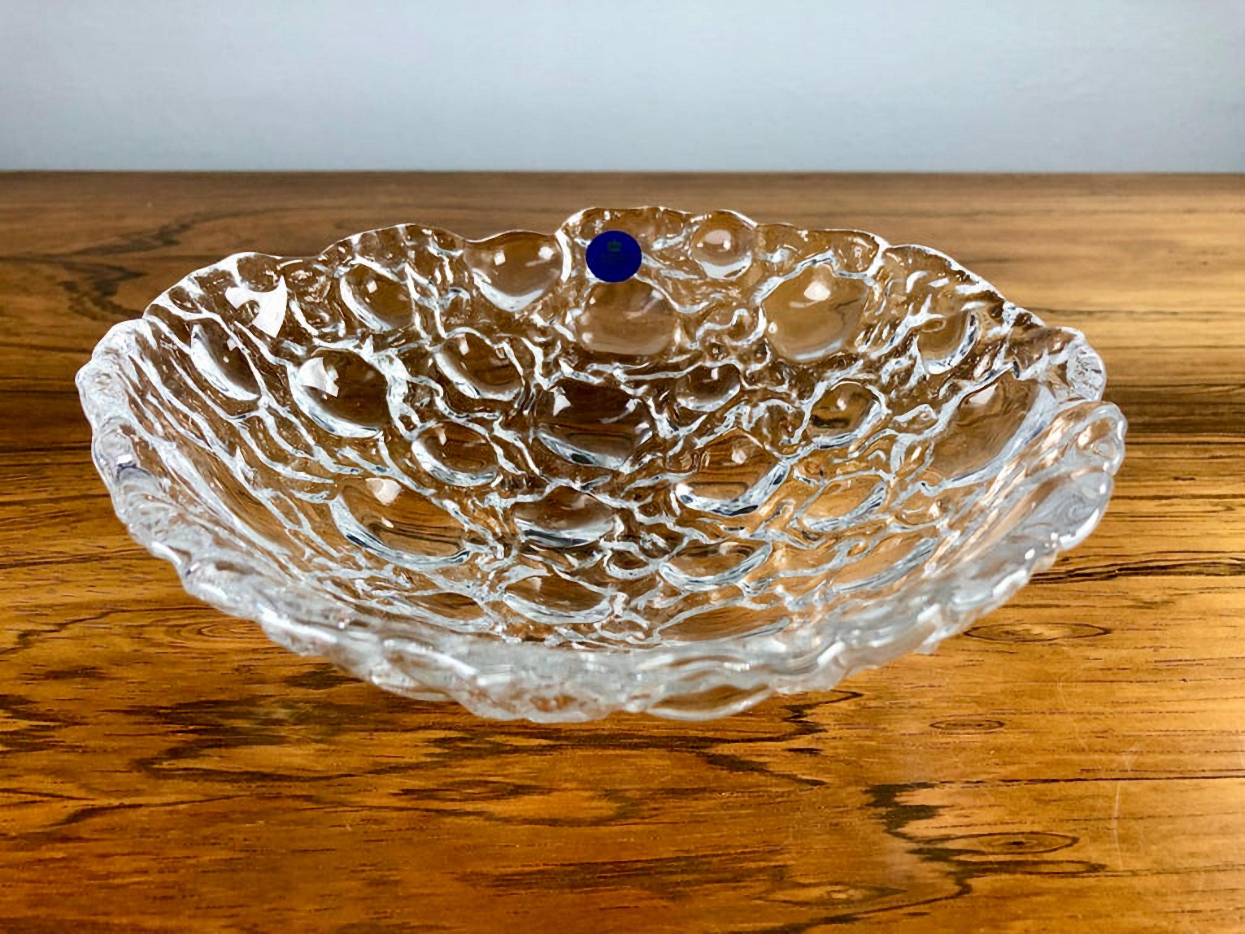 Ciotola in vetro danese di Per Lütken disegnata per Holmegaard / Royal Copenhagen nel 1995.

 