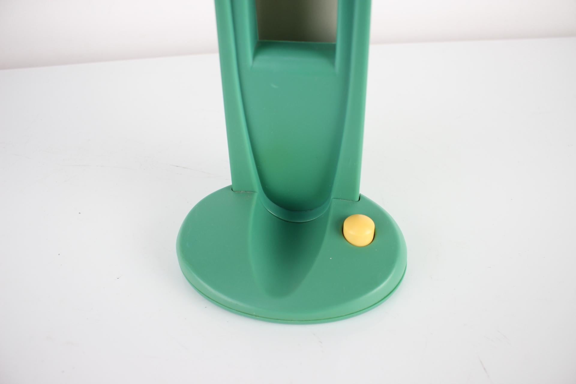 1990, Lampe de Table Toucan, Designer H.T. Huang en vente 4