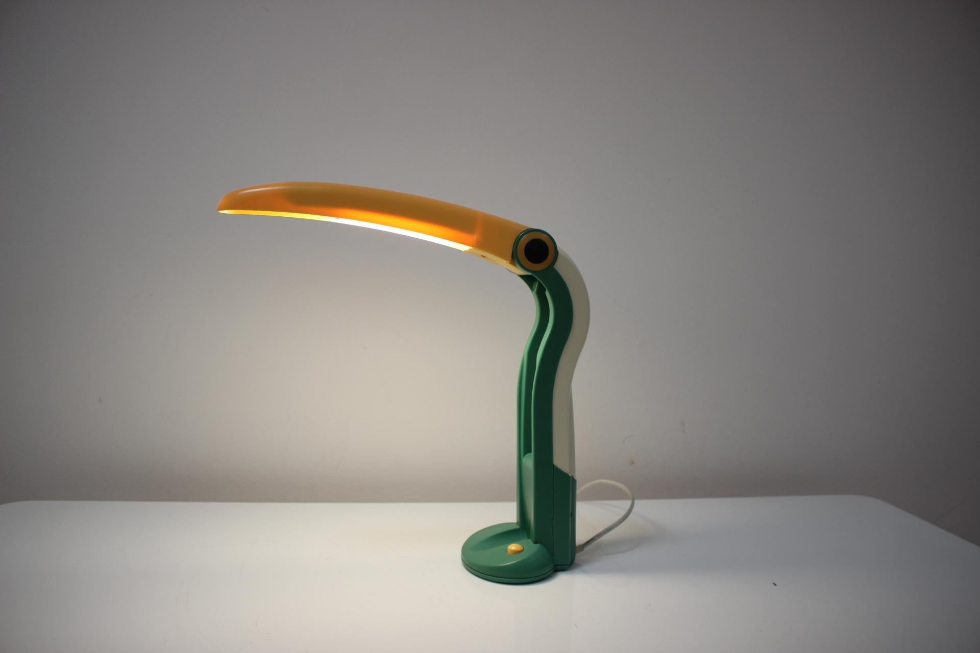 1990, Tischlampe „Toucan“, Designer H.T. Huang im Angebot 6