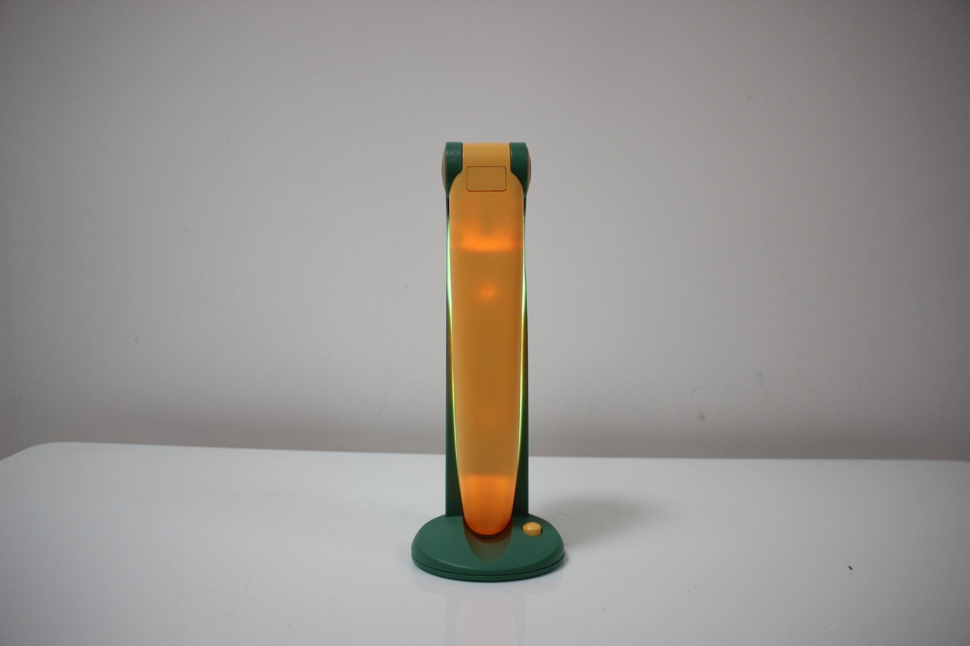 1990, Lampe de Table Toucan, Designer H.T. Huang en vente 8